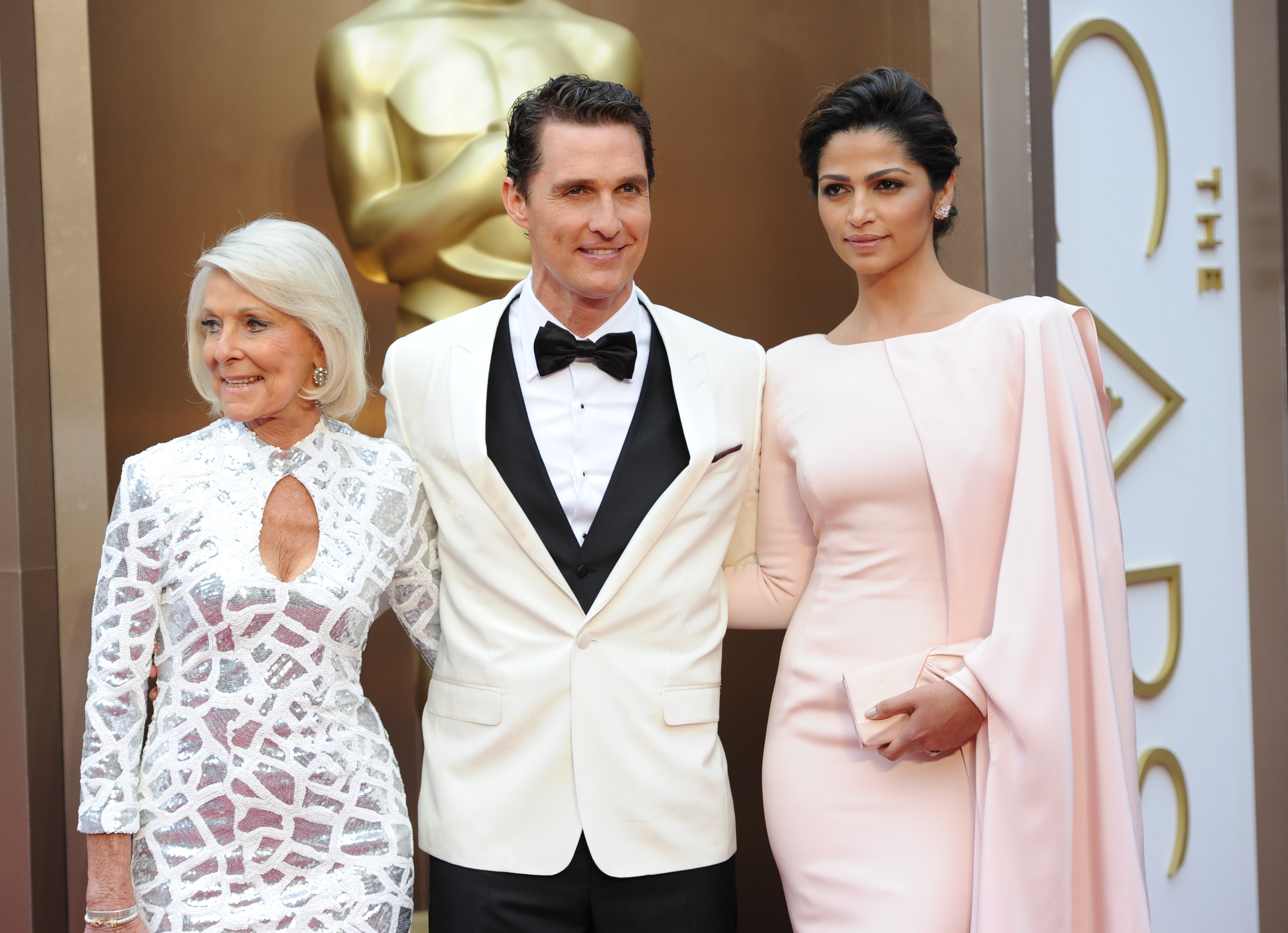 Matthew McConaughey with mom and wife at the Oscars