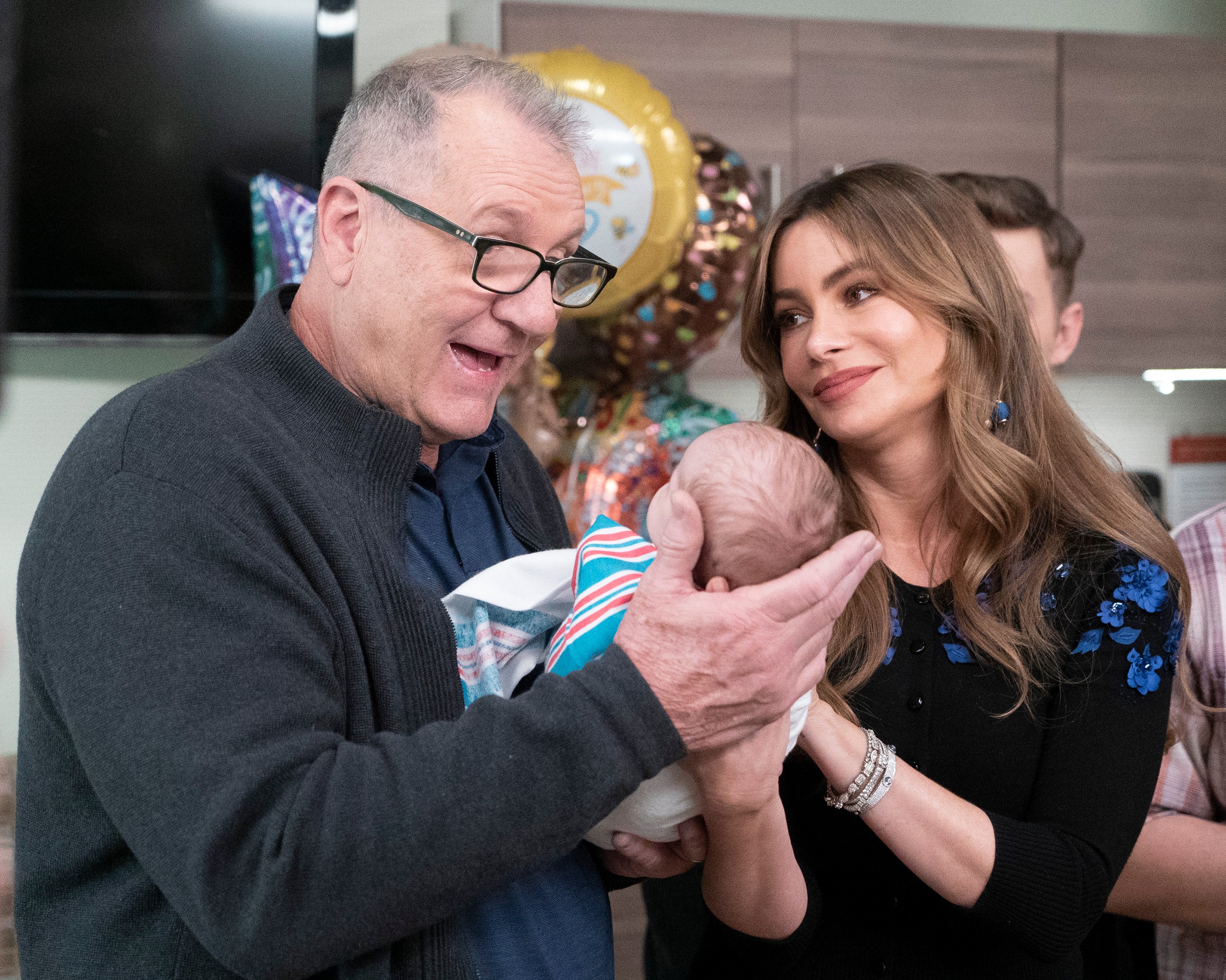 'Modern Family' Episode Titled 'A Year of Birthdays'