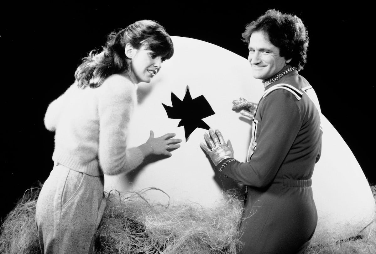 Pam Dawber and Robin Williams in 'Mork & Mindy' in 1982
