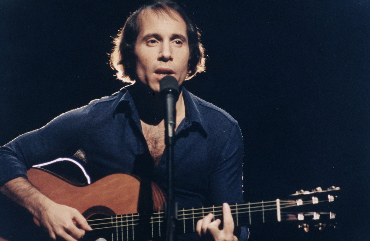 Paul Simon performs on November 20, 1976 | NBCU Photo Bank