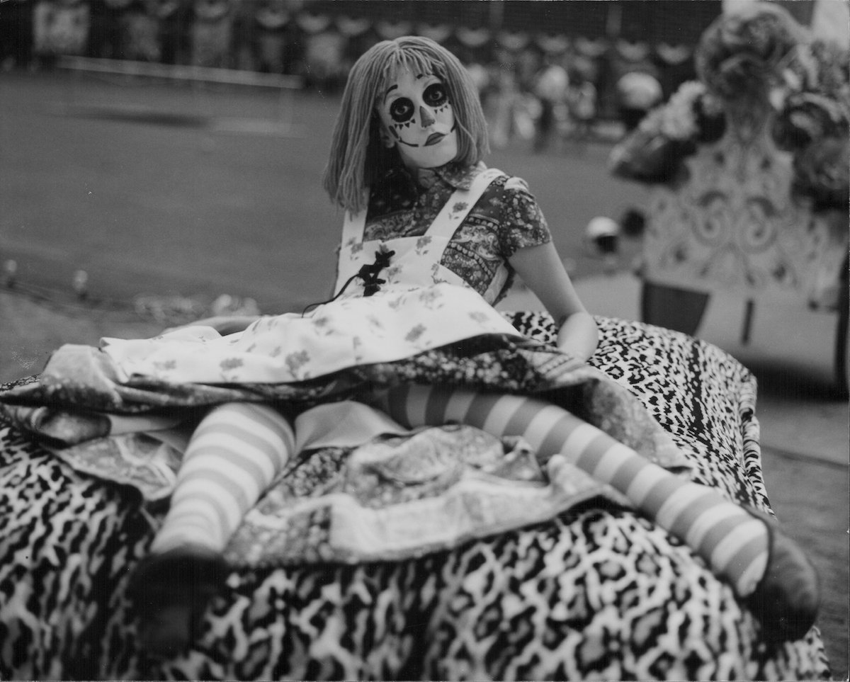 Actress Shelley Duvall in a scene from the movie 'Brewster McCloud', 1970 | Stanley Bielecki Movie Collection/Getty Images