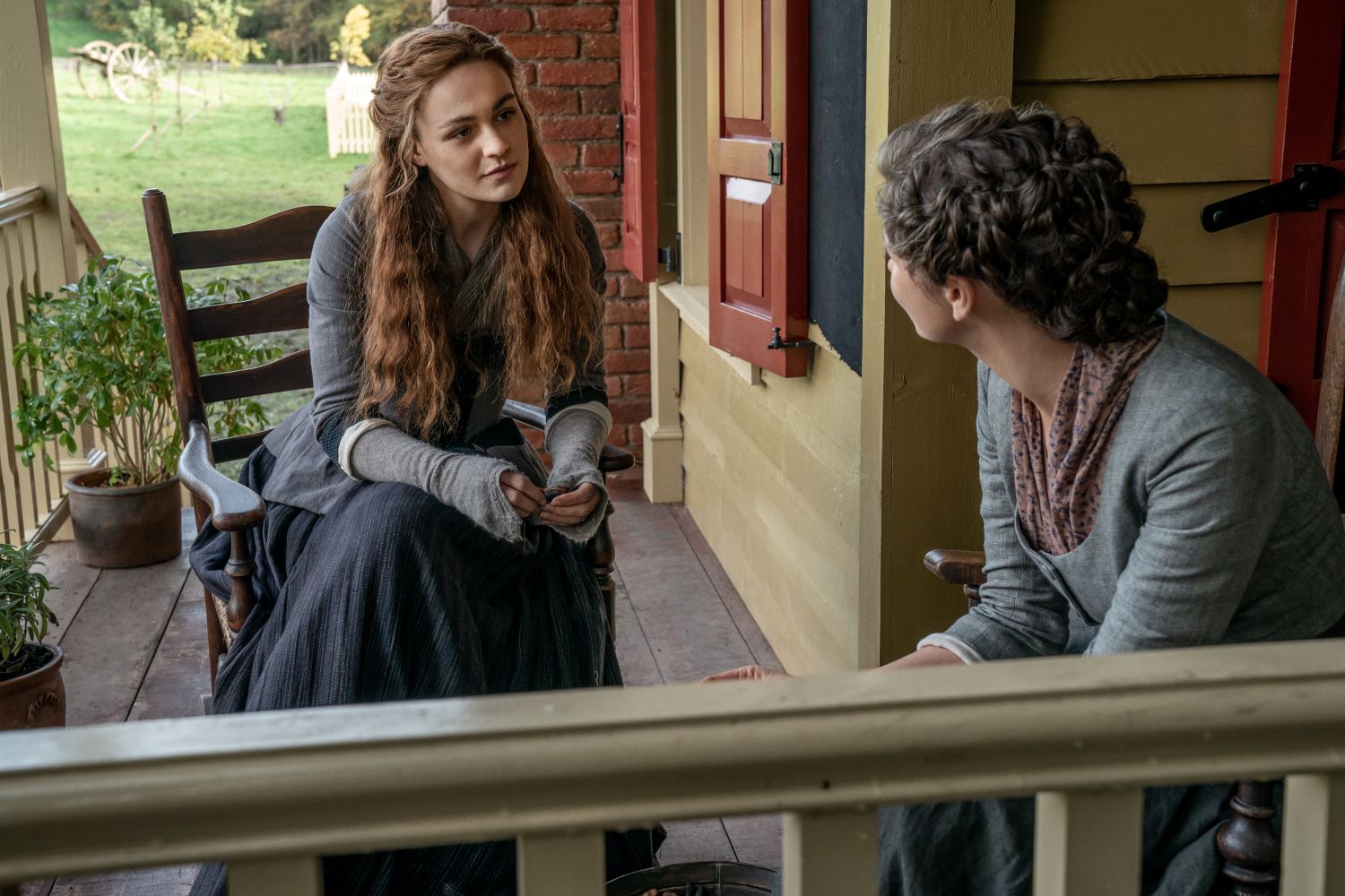 Sophie Skelton and Caitriona Balfe on 'Outlander'