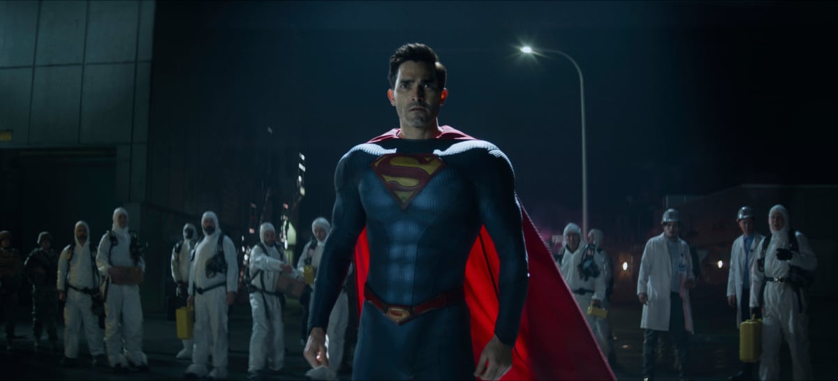 Superman Tyler Hoechlin  suited up