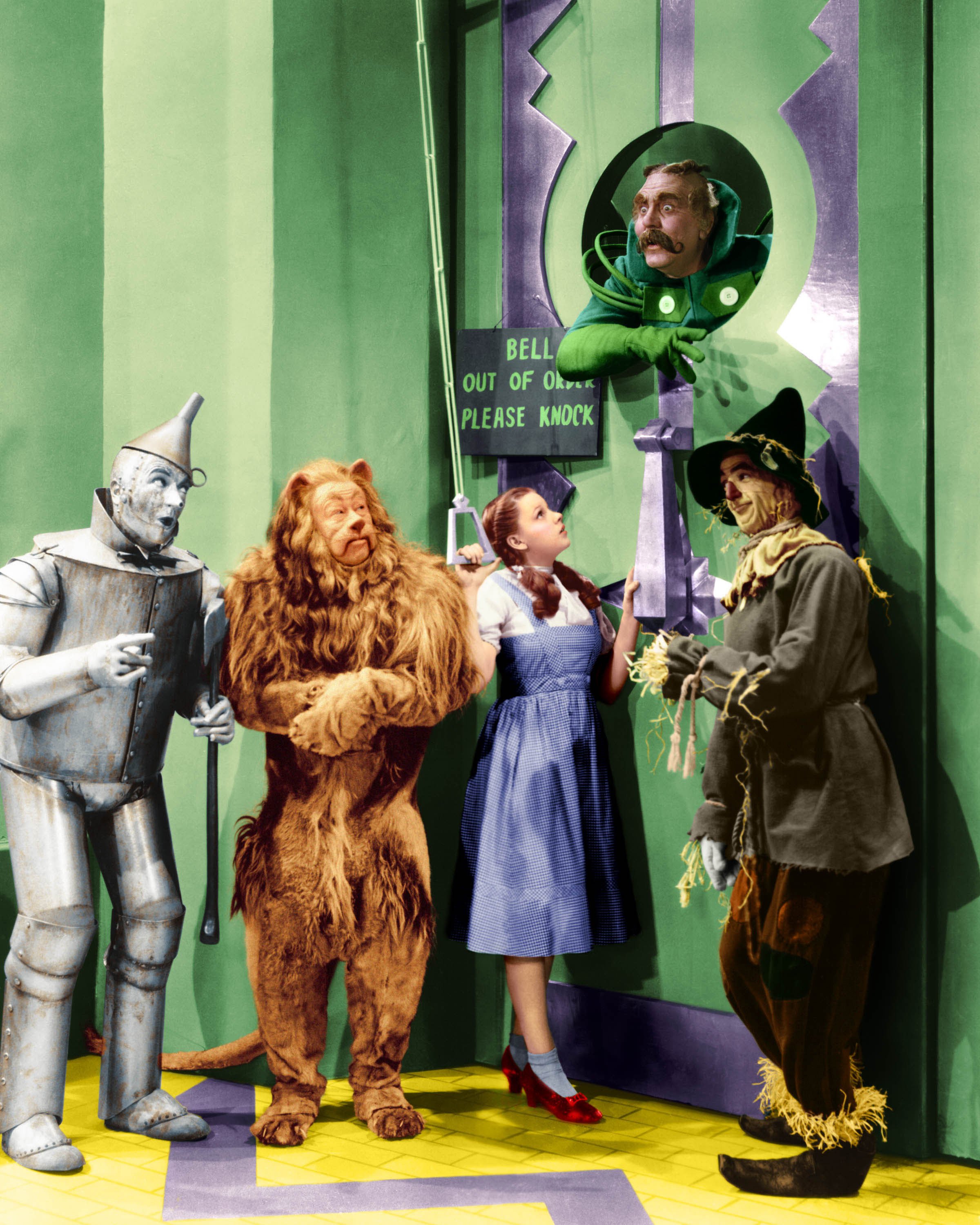 The Wizard of Oz cast outside the Emerald City