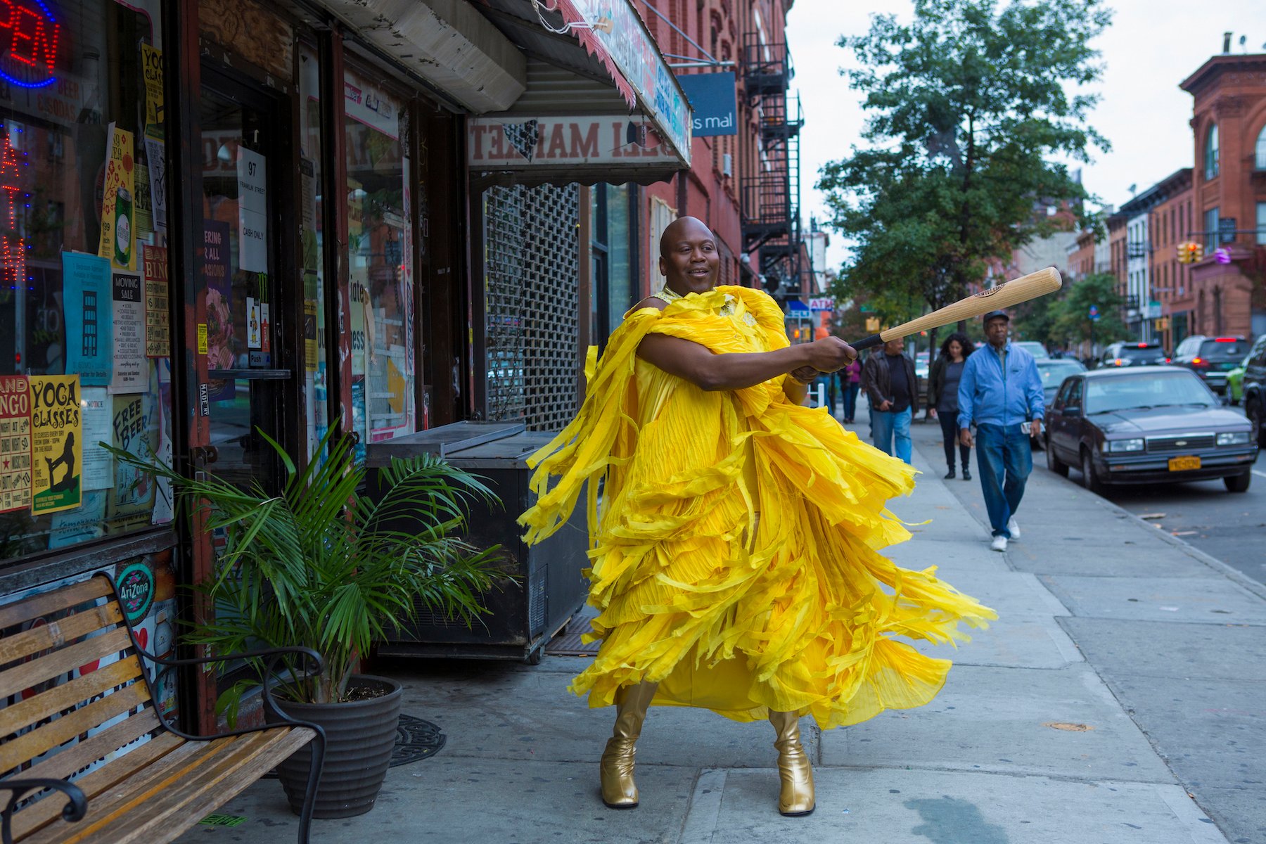 'Unbreakable Kimmy Schmidt' Episode Titled' Kimmy's Roommate Lemonades!' Titus in yellow dress