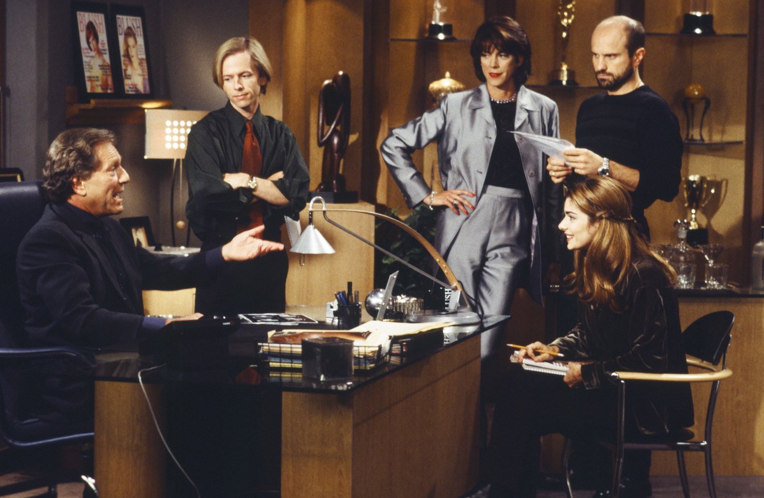 George Segal as Jack Gallo, David Spade as Dennis Finch, Wendie Malick as Nina Van Horn, Enrico Colantoni as Elliot DiMauro, and Laura San Giacomo as Maya Gallo on 'Just Shoot Me'