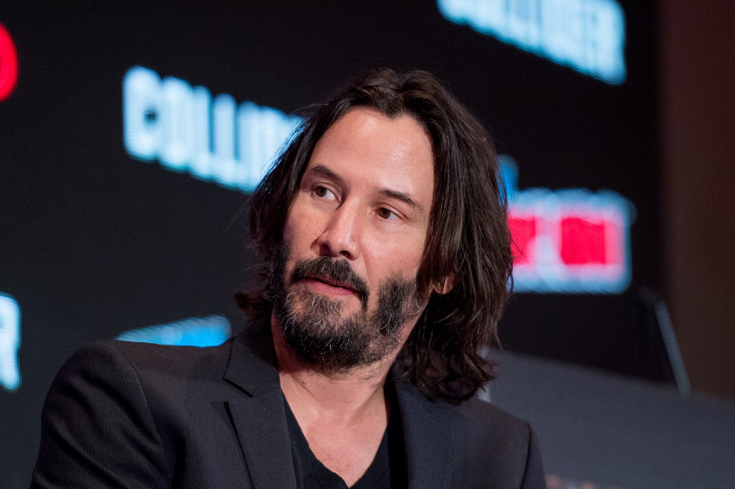 Keanu Reeves discusses 'Replicas' during 2017 New York Comic Con