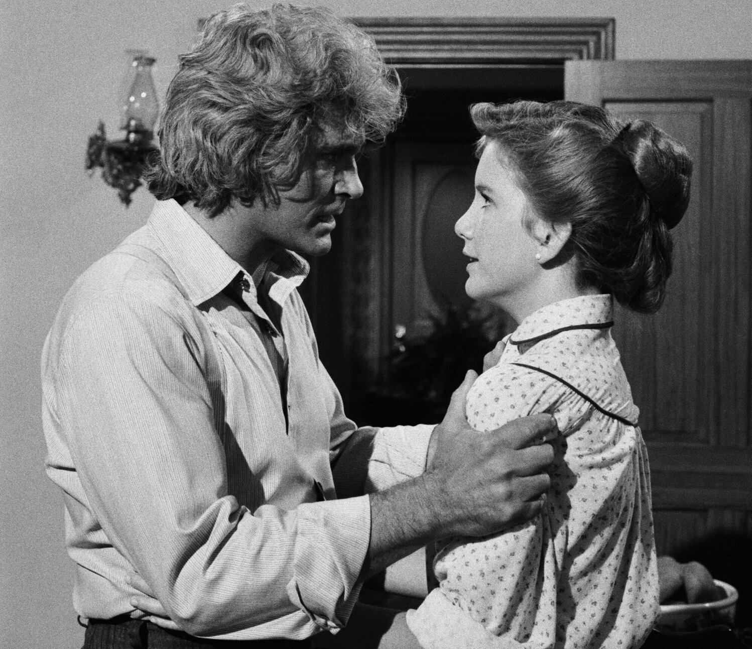 Michael Landon and Melissa Gilbert in "Little House: Look Back to Yesterday"