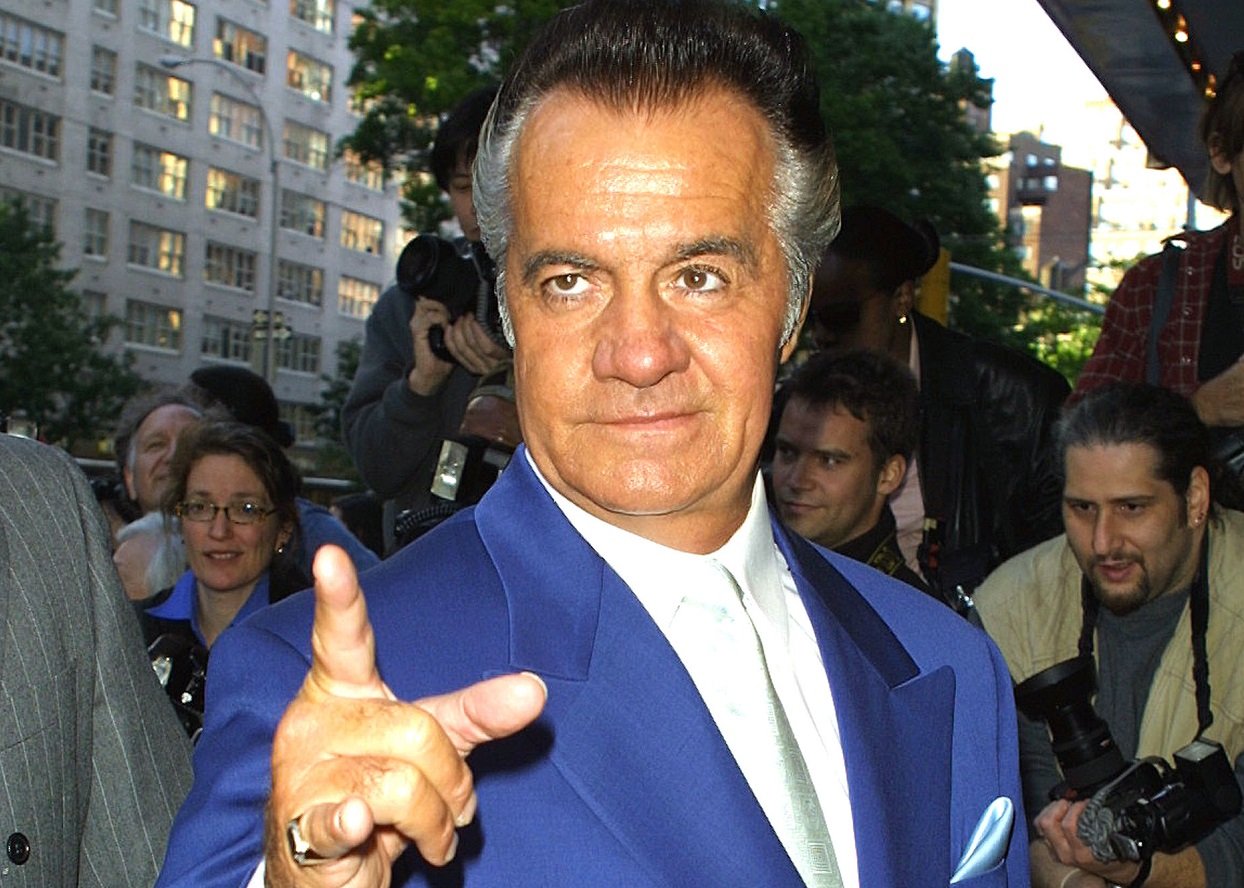 Tony Sirico points at a film premiere