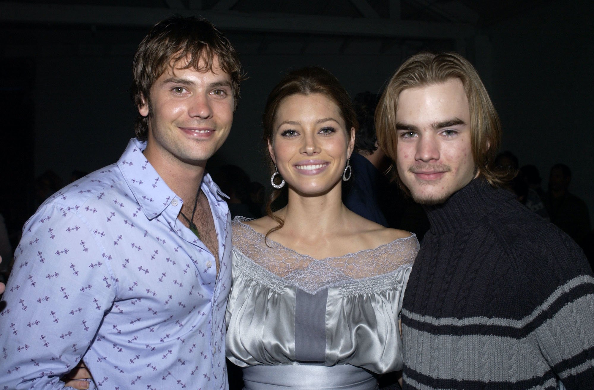 (L-R) Barry Watson, Jessica Biel and David Gallagher smiling at the camera