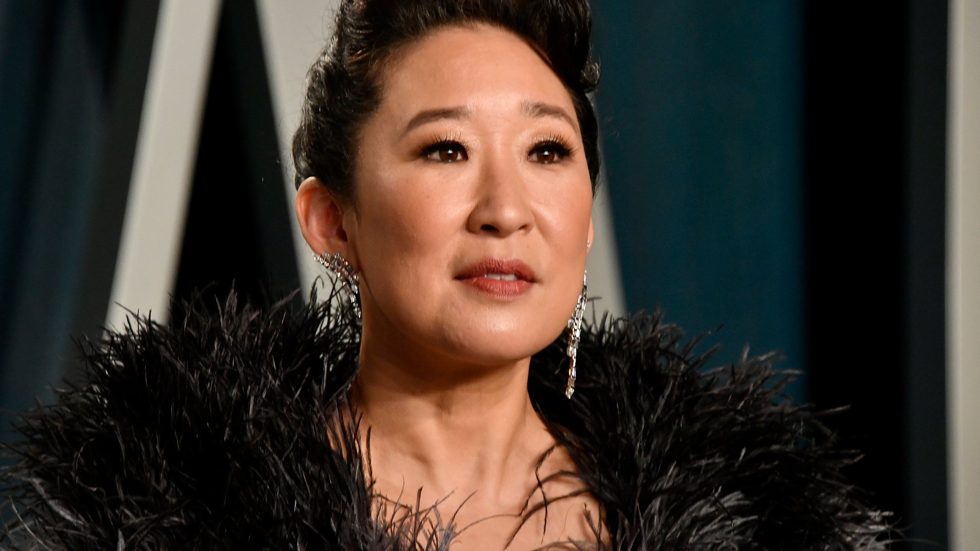 Sandra Oh attends the 2020 Vanity Fair Oscar Party hosted by Radhika Jones at Wallis Annenberg Center for the Performing Arts on February 09, 2020 in Beverly Hills, California.
