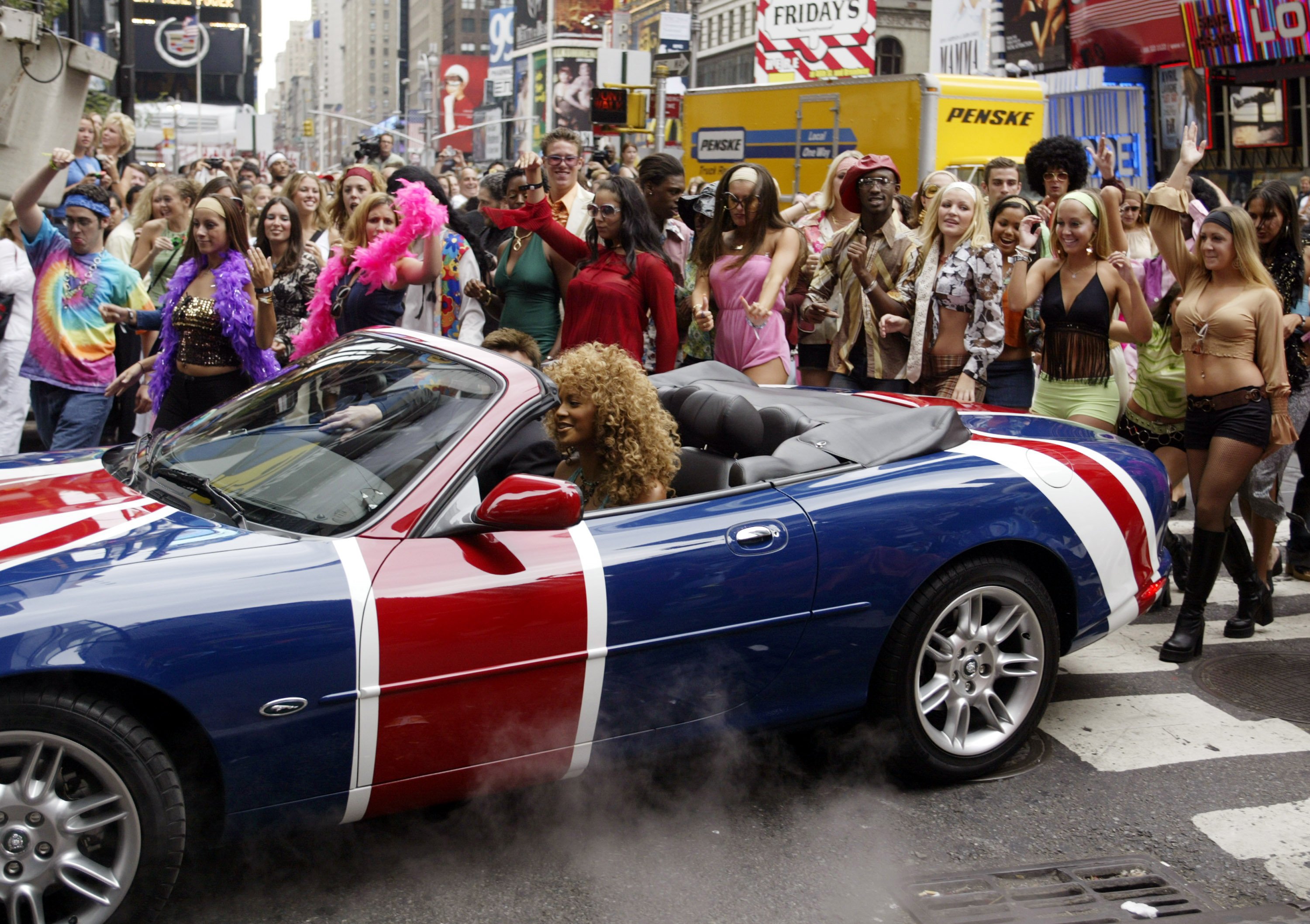 Beyoncé drives Austin Powers' car in New York