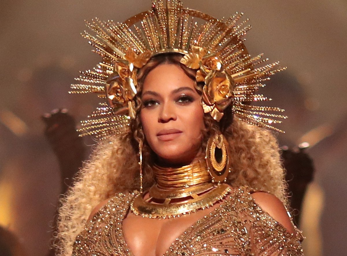 Beyoncé dressed in all gold while performing at the 59th Grammy Awards on Feb. 12, 2017 | Christopher Polk/Getty Images for NARAS