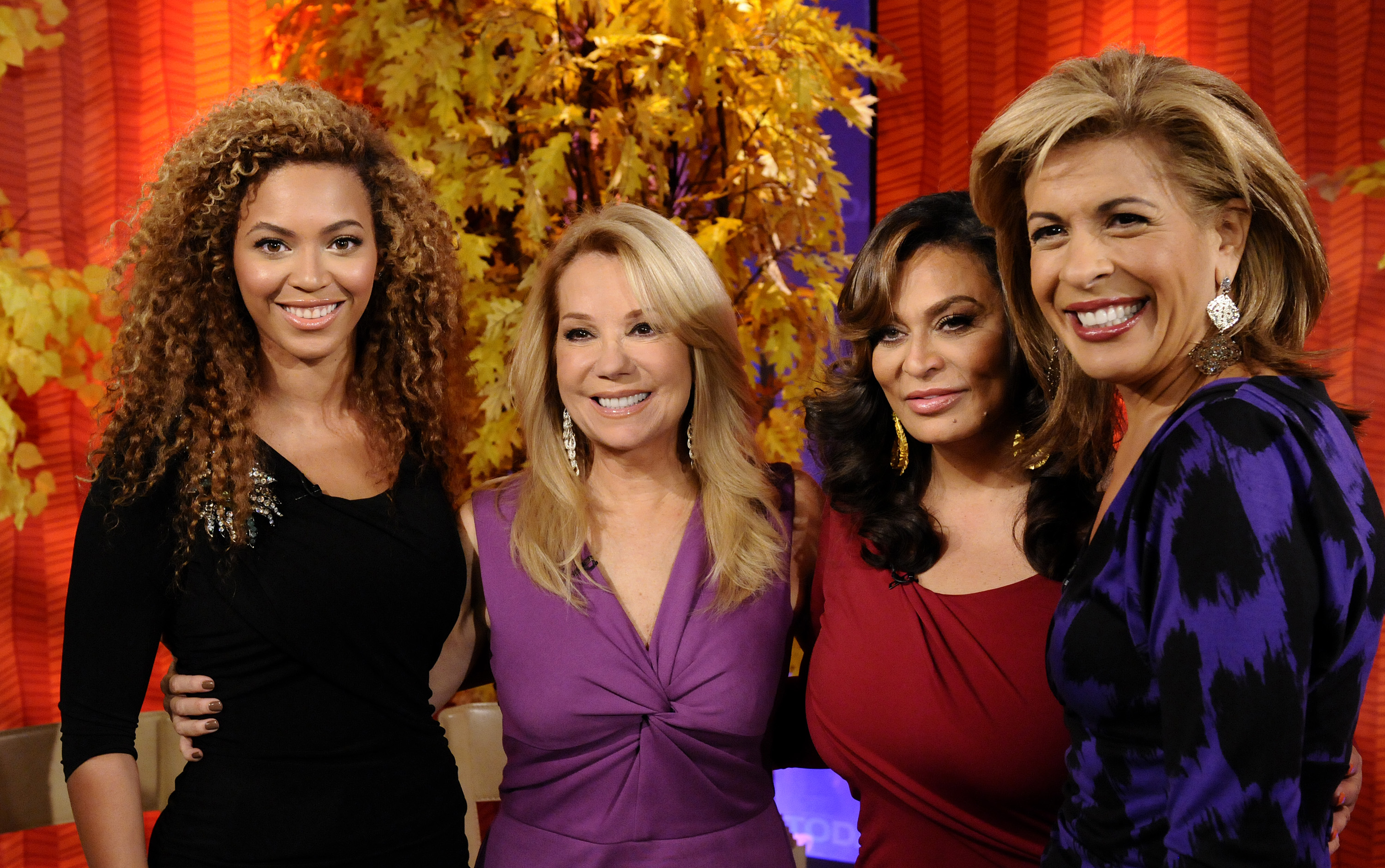 'Today Show': (l-r) Beyonce Knowles, Kathie Lee Gifford, Tina Knowles and Hoda Kotb stand arm-in-arm, smiling 