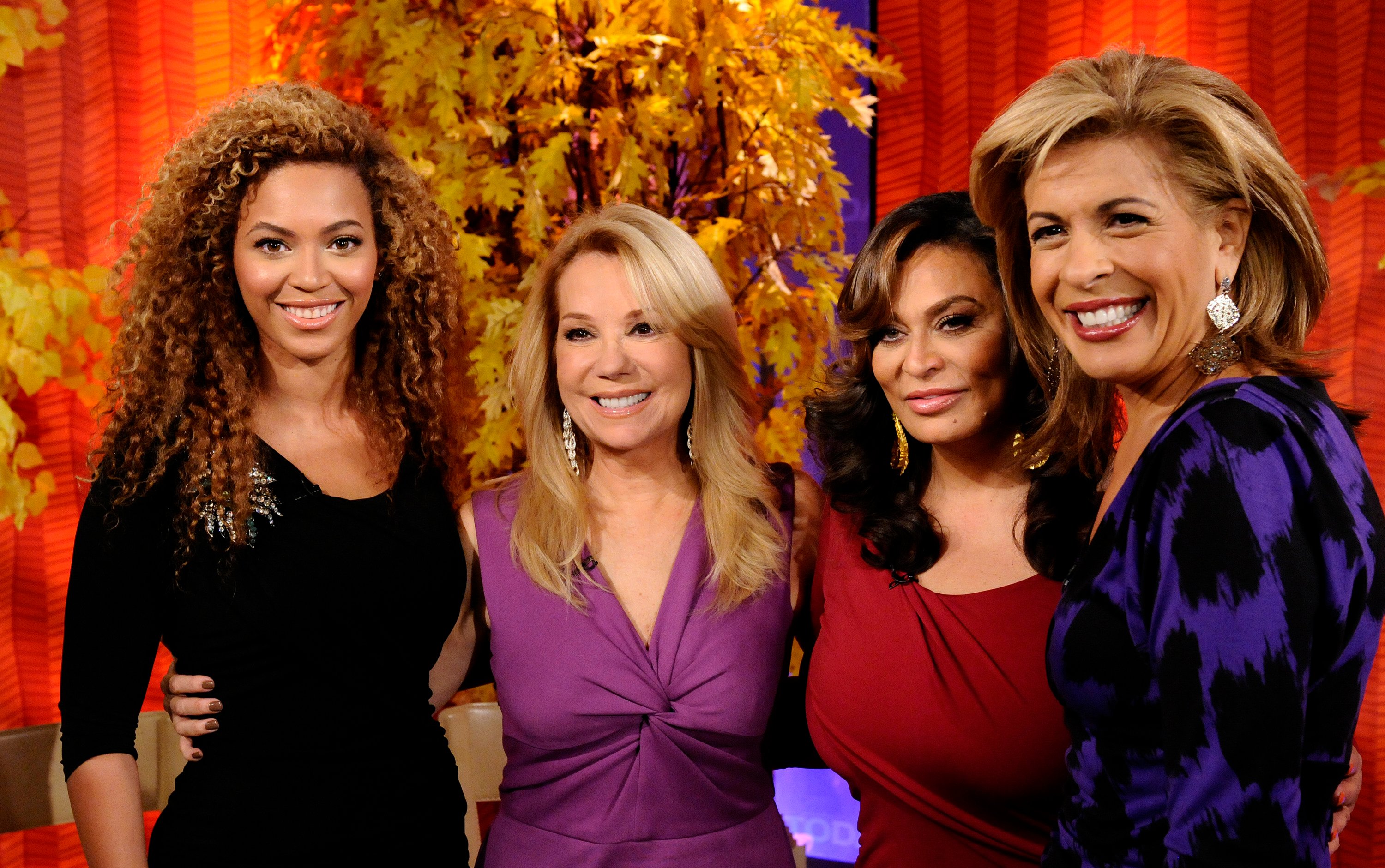 'Today Show': (l-r) Beyonce Knowles, Kathie Lee Gifford, Tina Knowles and Hoda Kotb stand arm-in-arm, smiling 