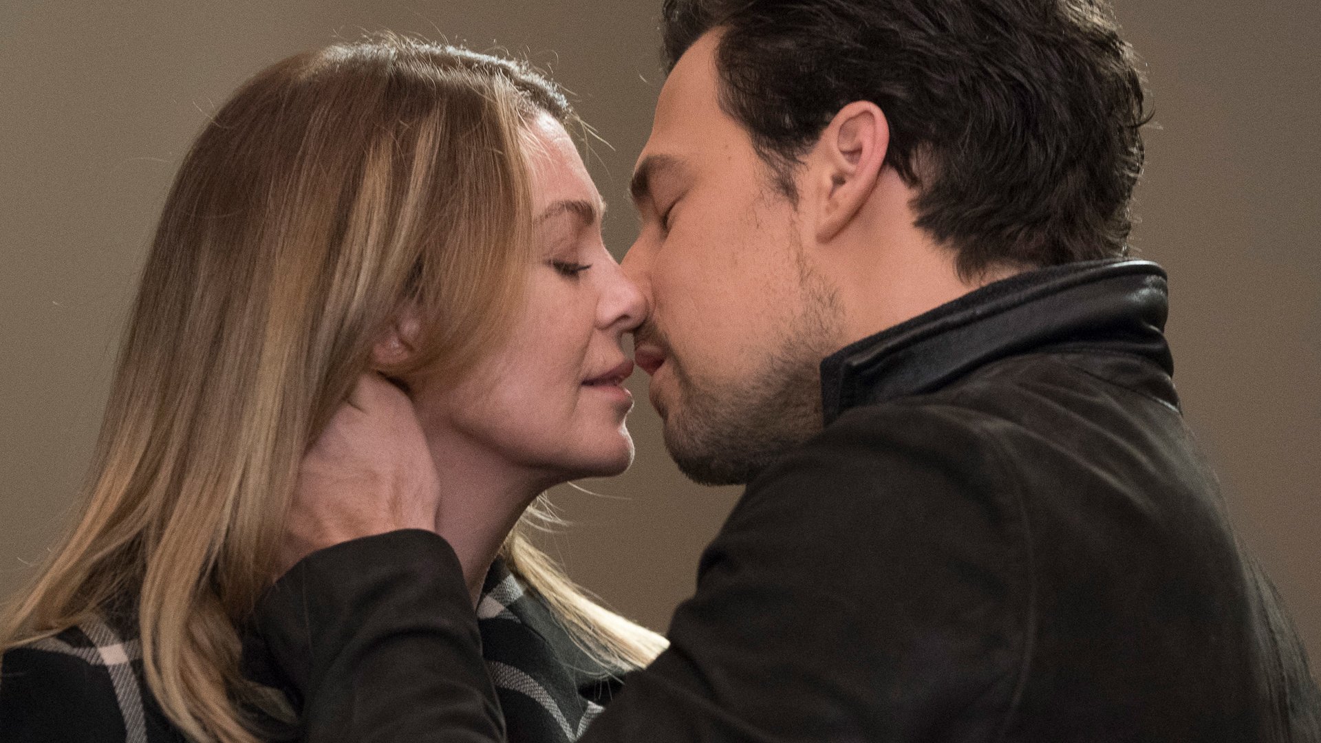 Ellen Pompeo as Meredith Grey and Giacomo Gianniotti as Andrew DeLuca kissing on 'Grey's Anatomy' Season 15