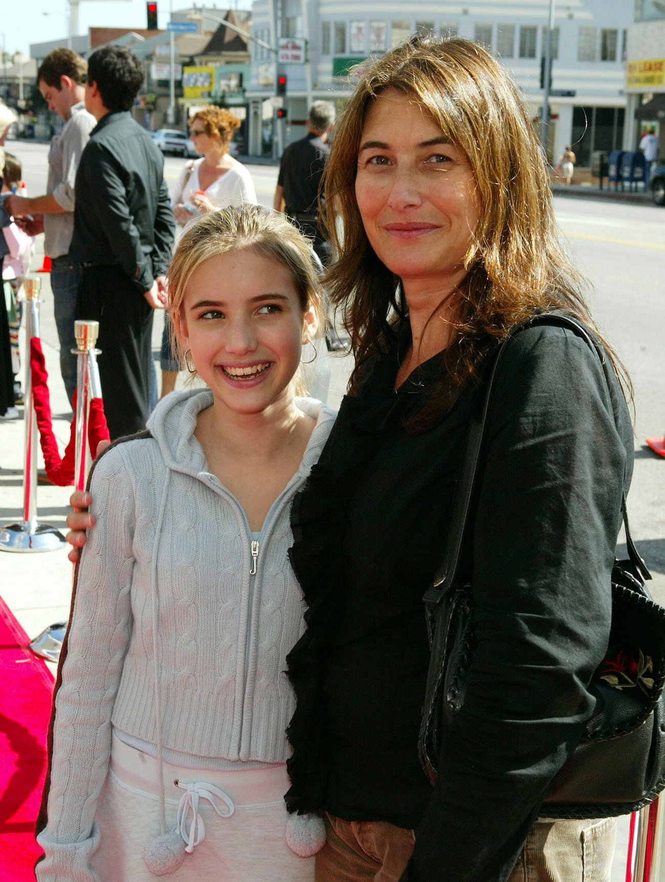 Emma Roberts with her mother Kelly Cunningham in 2004