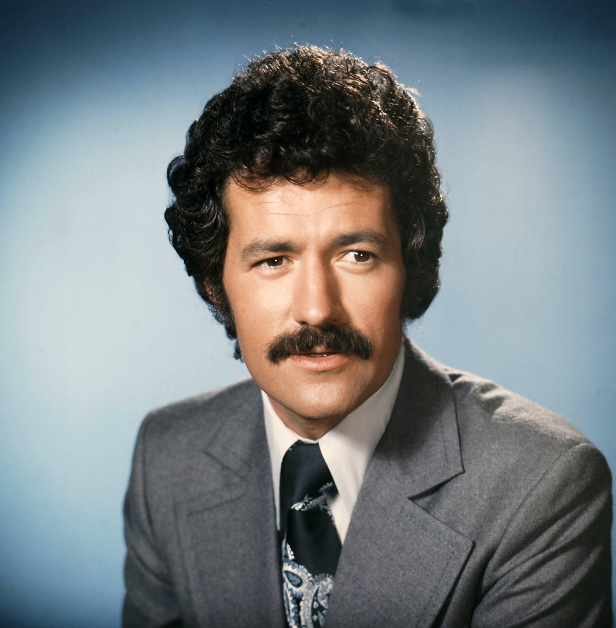 A headshot of 'Jeopardy!' host Alex Trebekin 1984