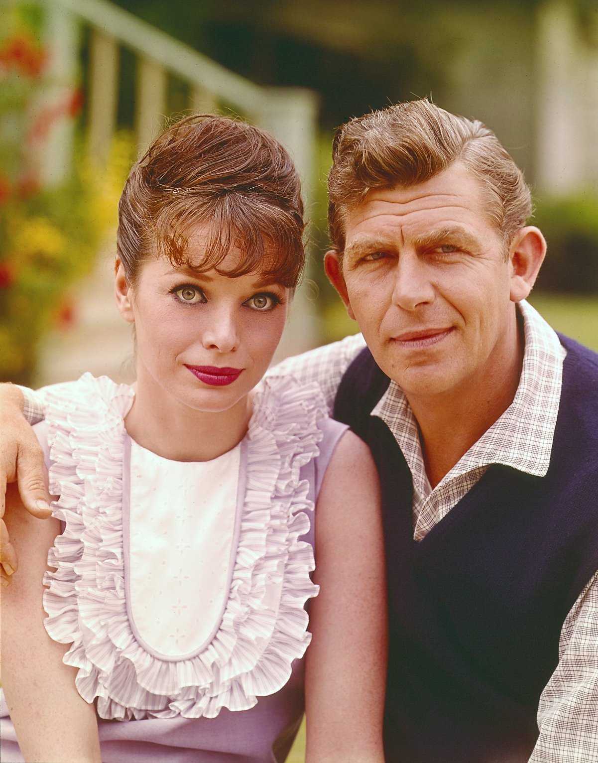 (L to R): Aneta Corsaut and Andy Griffith pose for a photo together, his arm draped around her shoulder