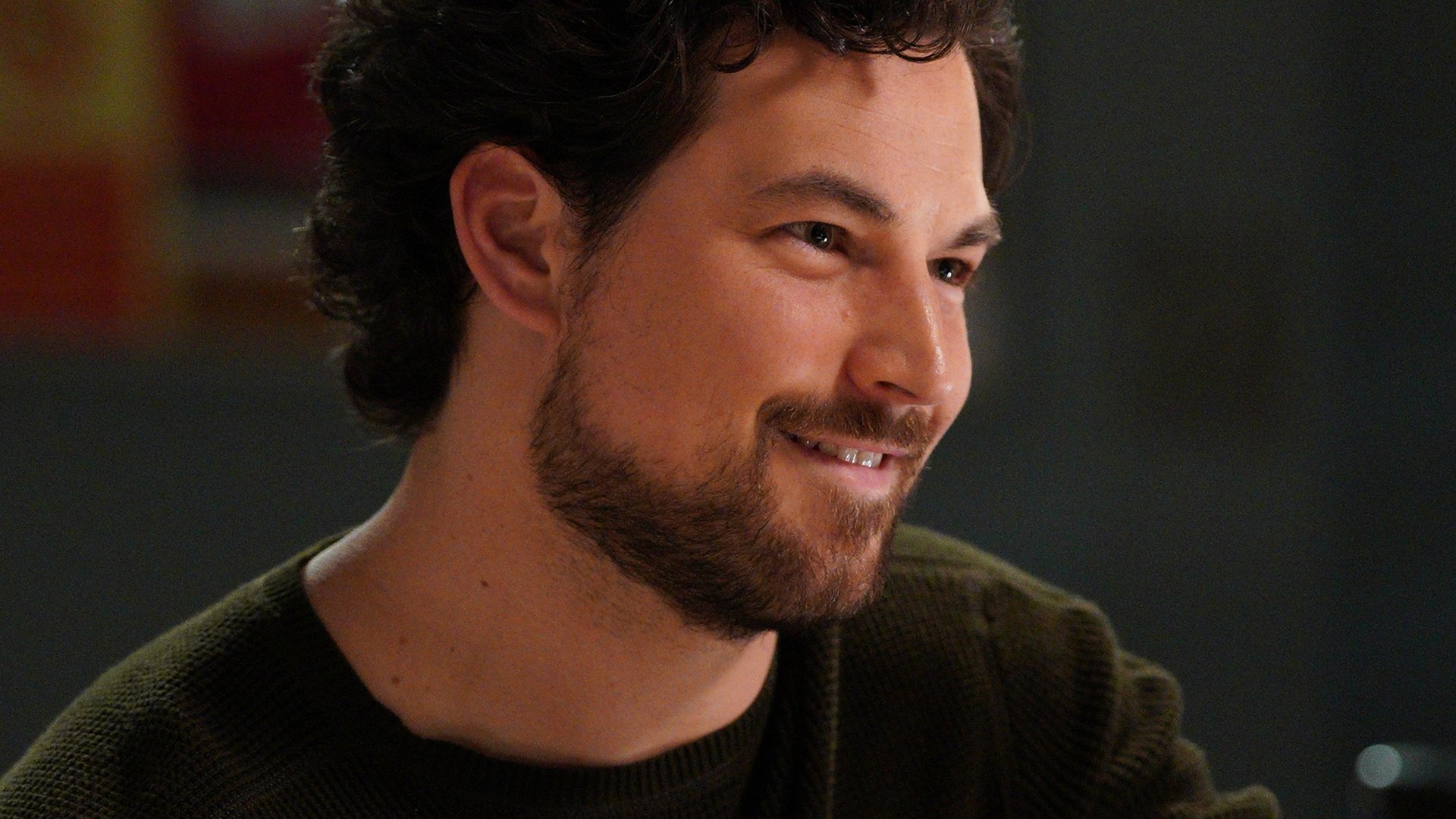 Giacomo Gianniotti as Andrew DeLuca smiling on ‘Grey’s Anatomy’ Season 16 Episode 20, “Sing It Again”