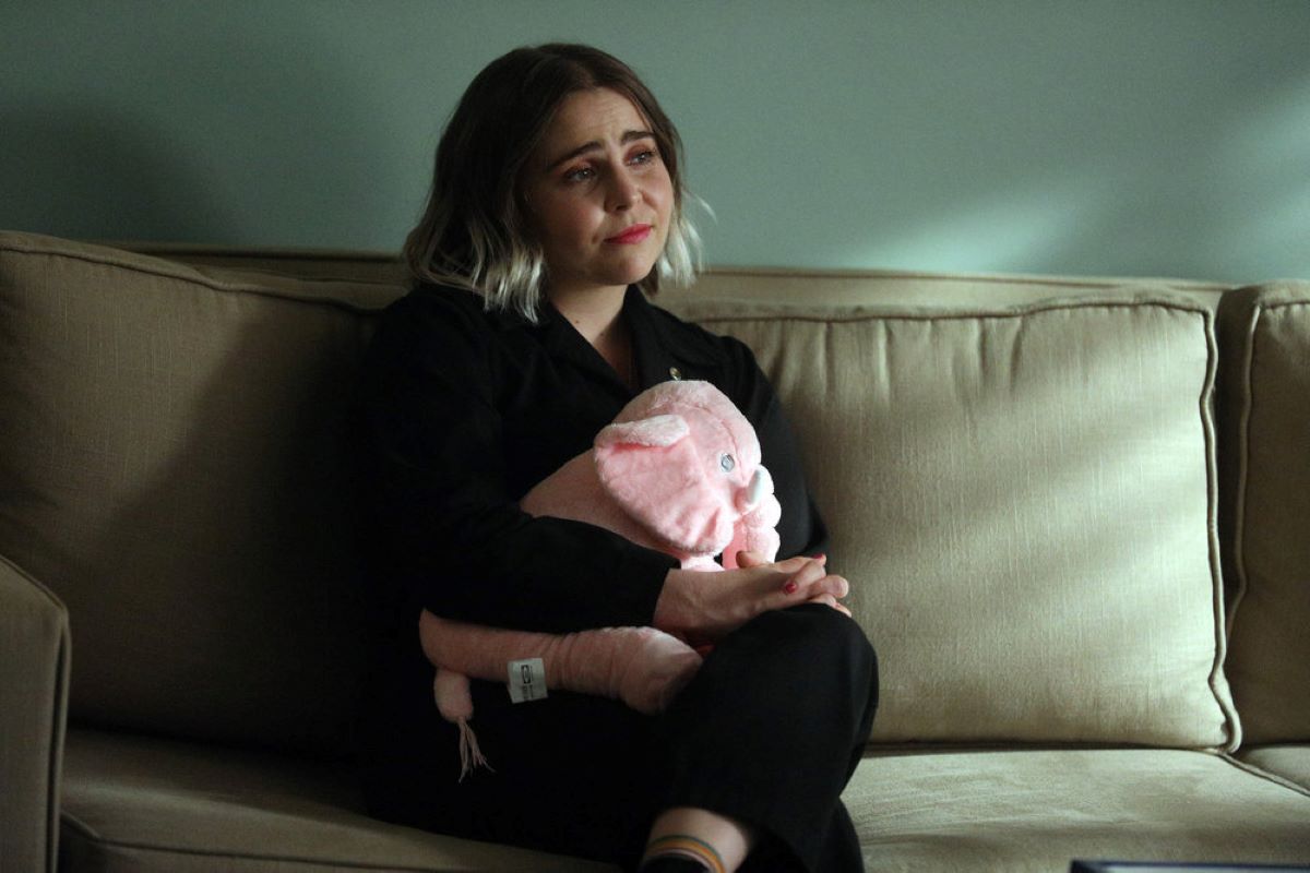 Mae Whitman in 'Good Girls'