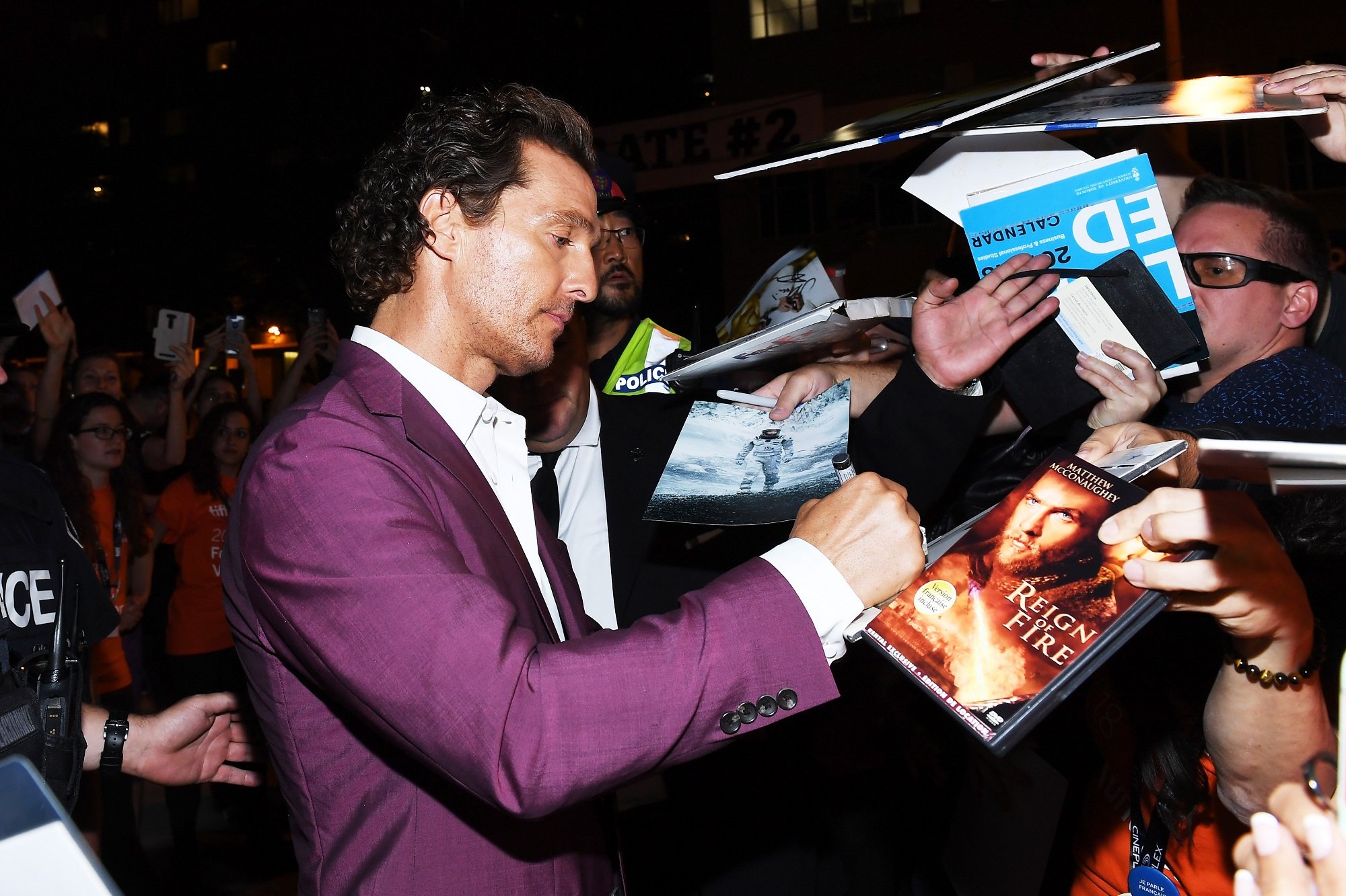 Matthew McConaughey signing autographs