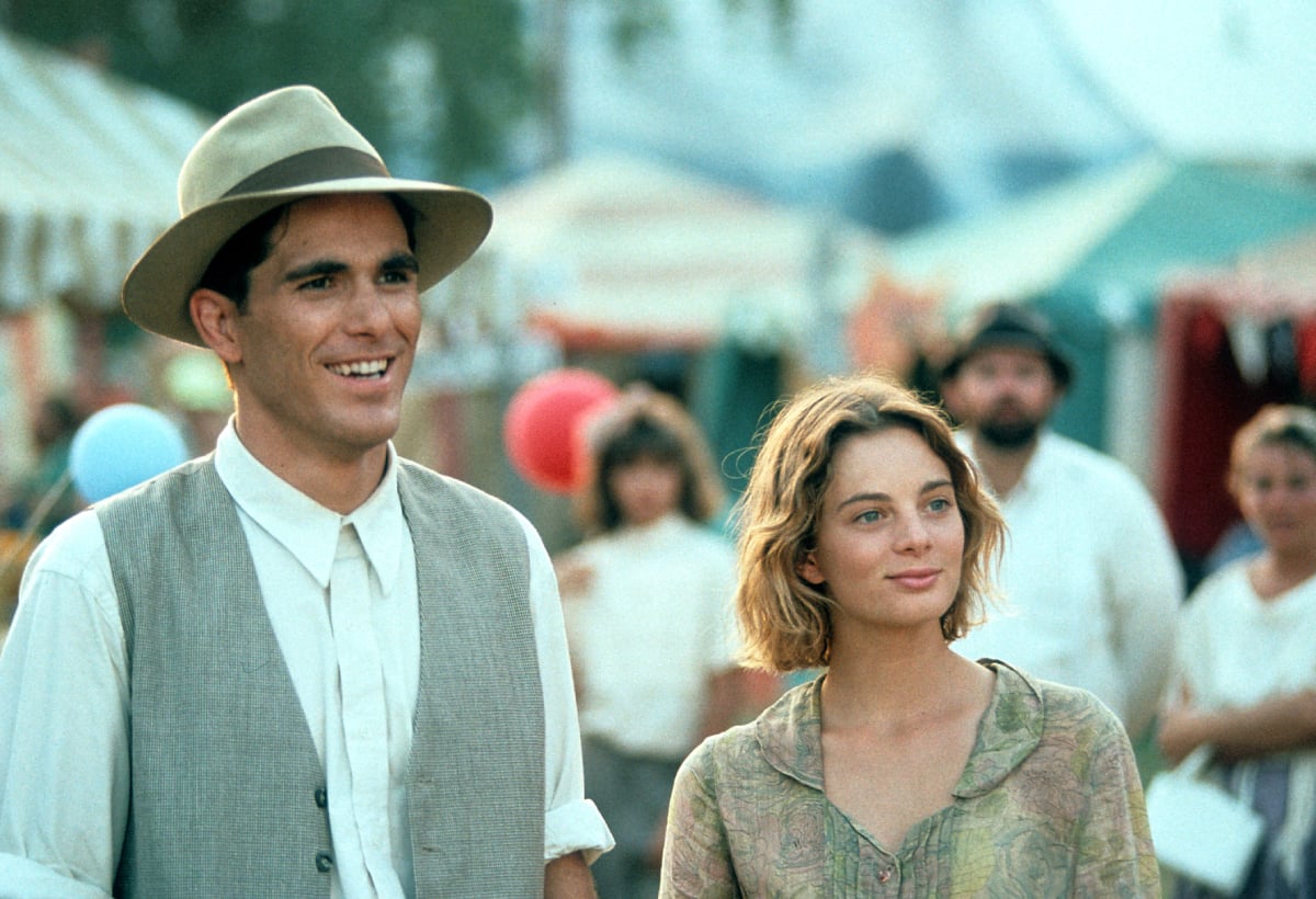 Michael Schoeffling and Gabrielle Anwar in a scene from the film 'Wild Hearts Can't Be Broken', 1991.