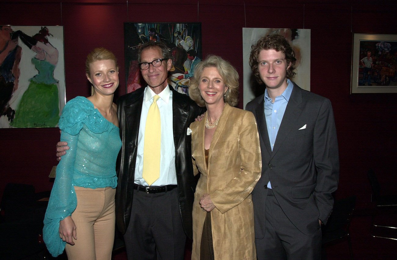 Gwyneth Paltrow with her family members