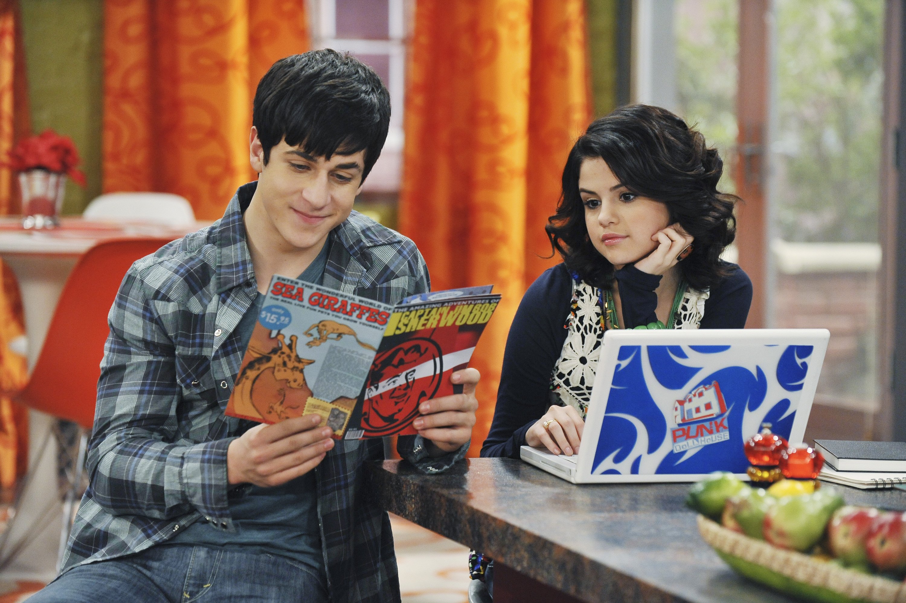 David Henrie and Selena Gomez of The Wizards of Waverly Place'