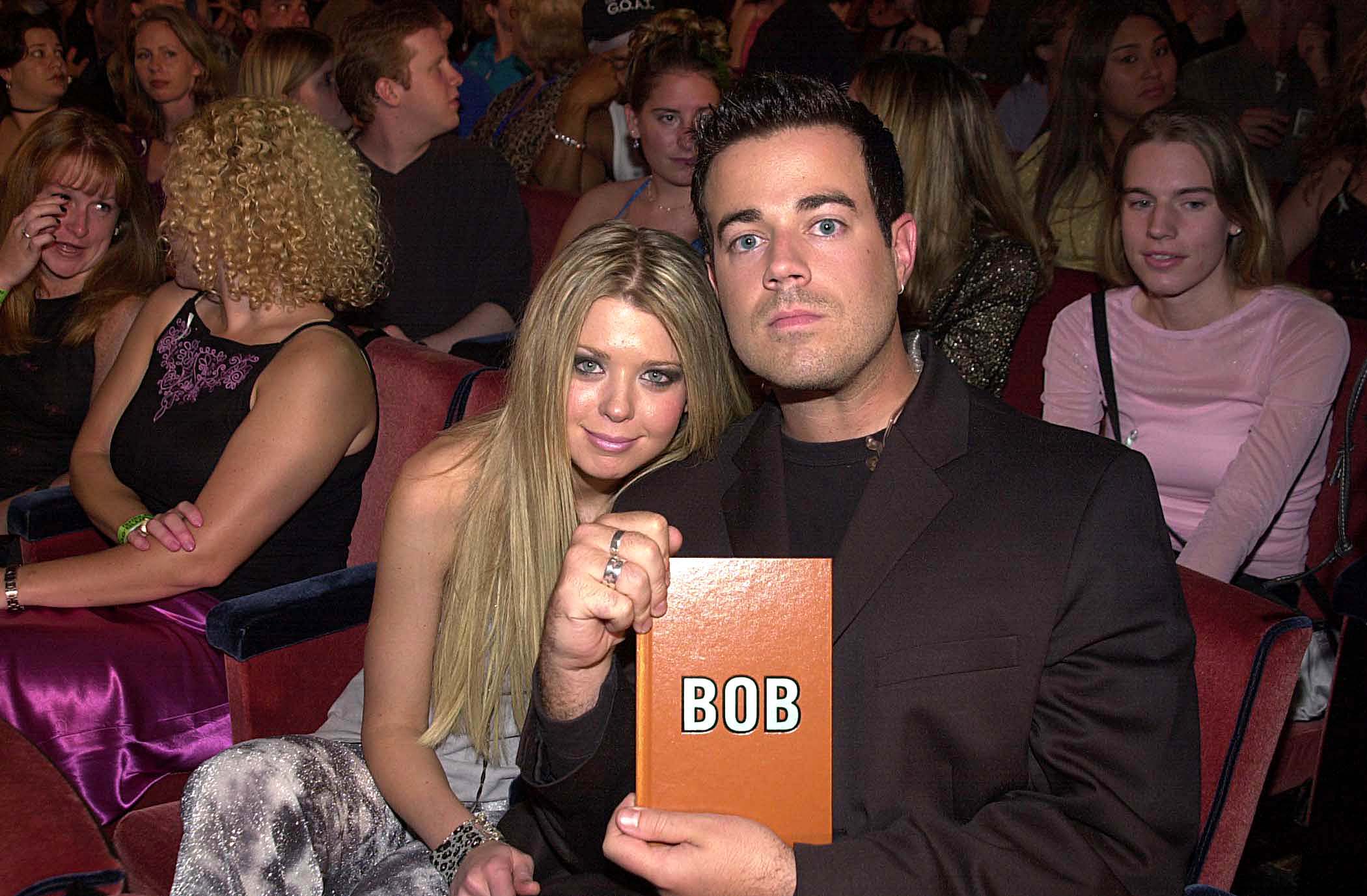 Tara Reid and Carson Daly during 2000 MTV Video Music Awards at Radio City Music Hall in New York City, New York