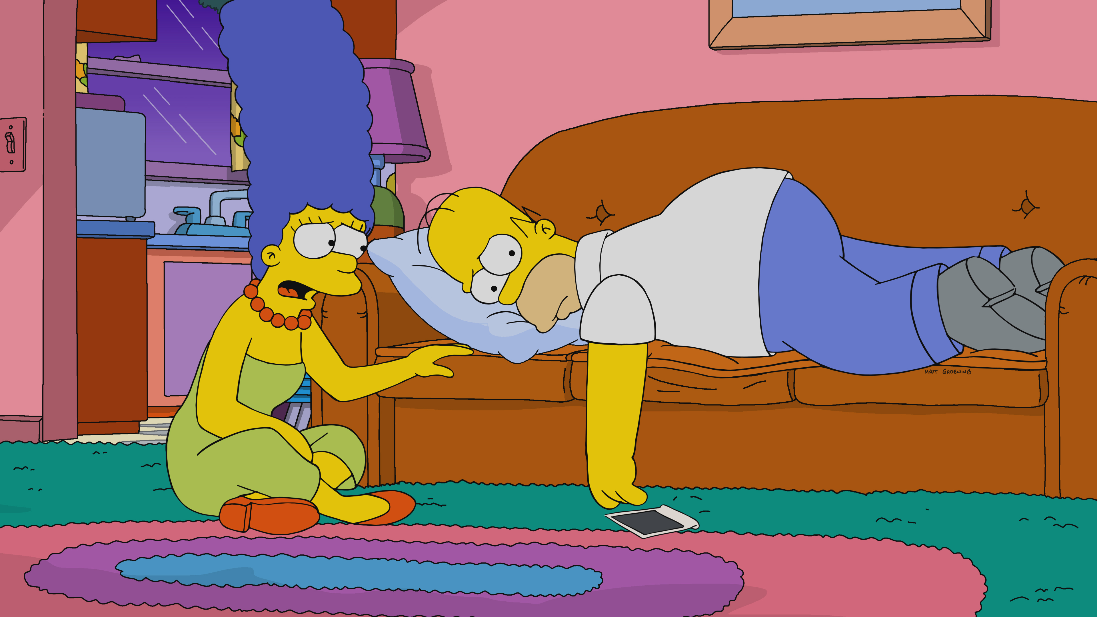 The Simpsons: Marge and Homer in the living room