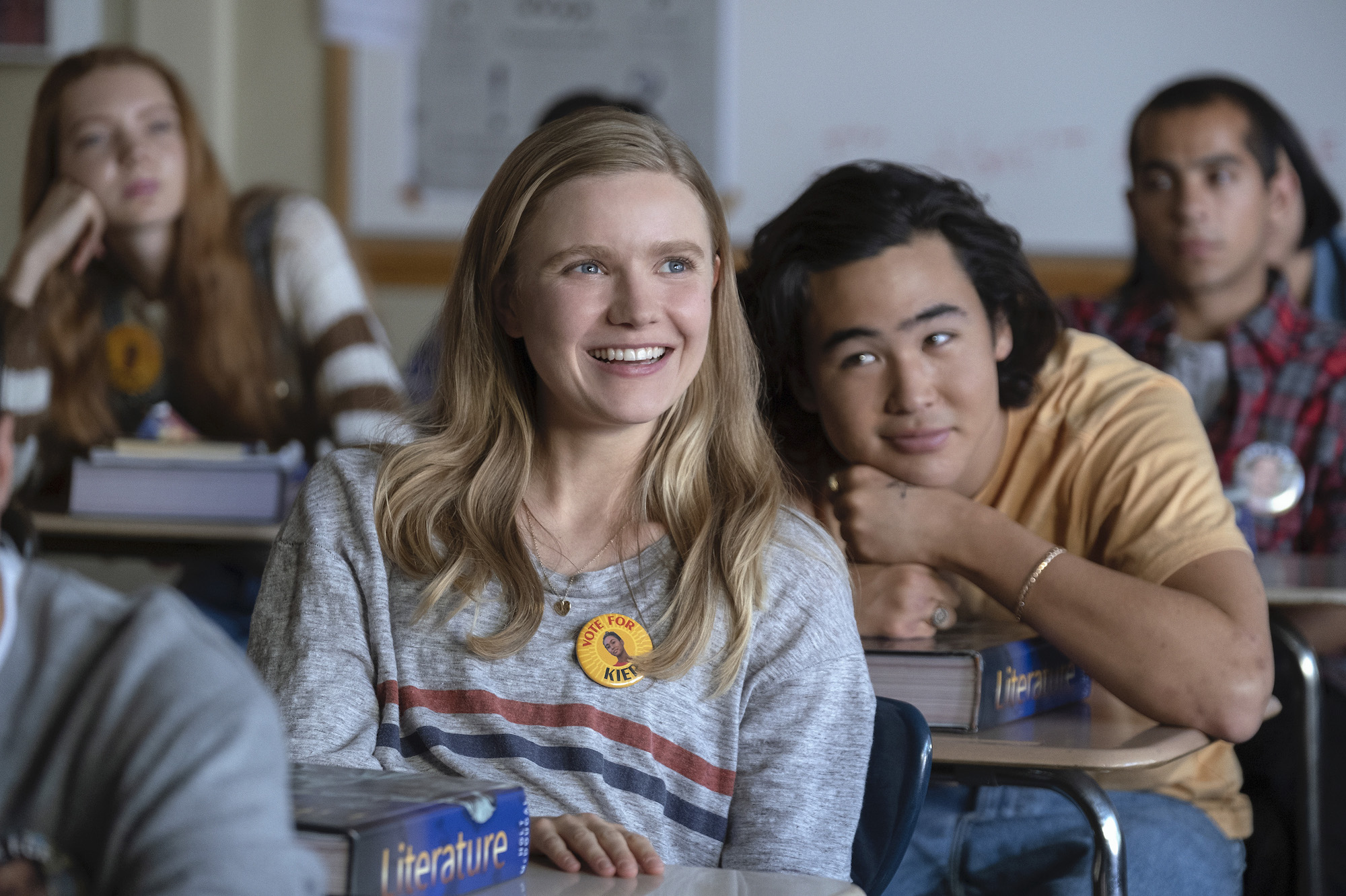 Hadley Robinson as Vivian, Nico Hiraga as Seth in Moxie