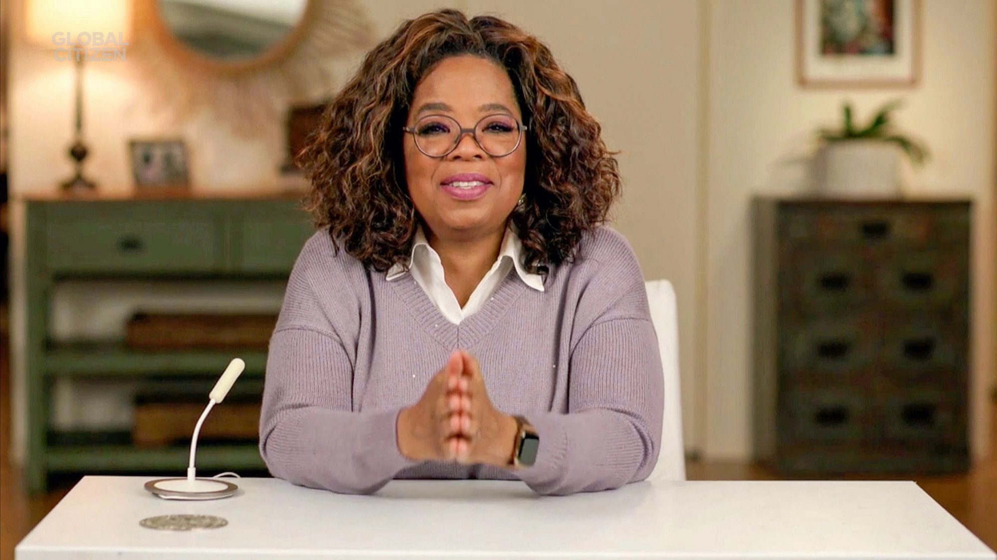 It’s Hard Not to Read Oprah’s First Tweet as If She’s Yelling At You From Across the Room