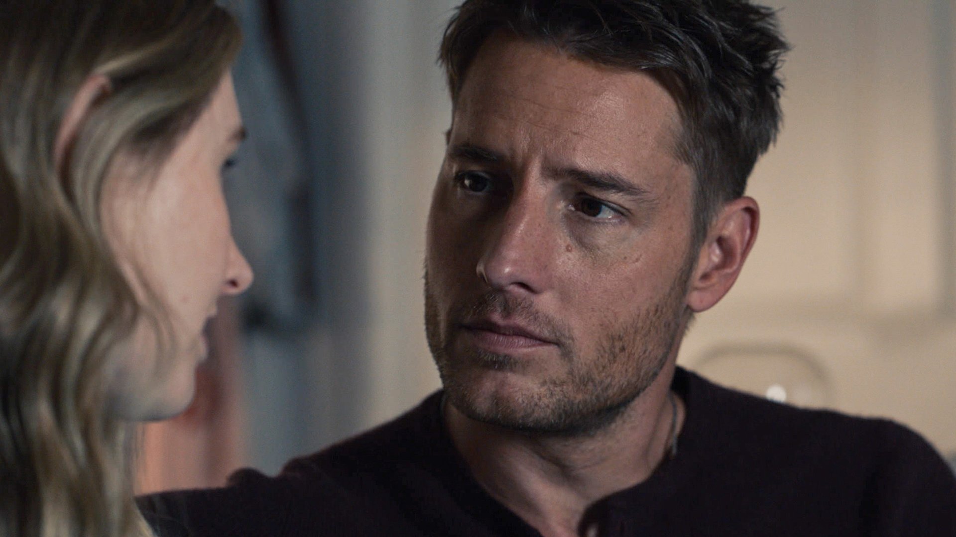 Caitlin Thompson as Madison talking to Justin Hartley as Kevin in ‘This Is Us’ Season 5 Episode 12