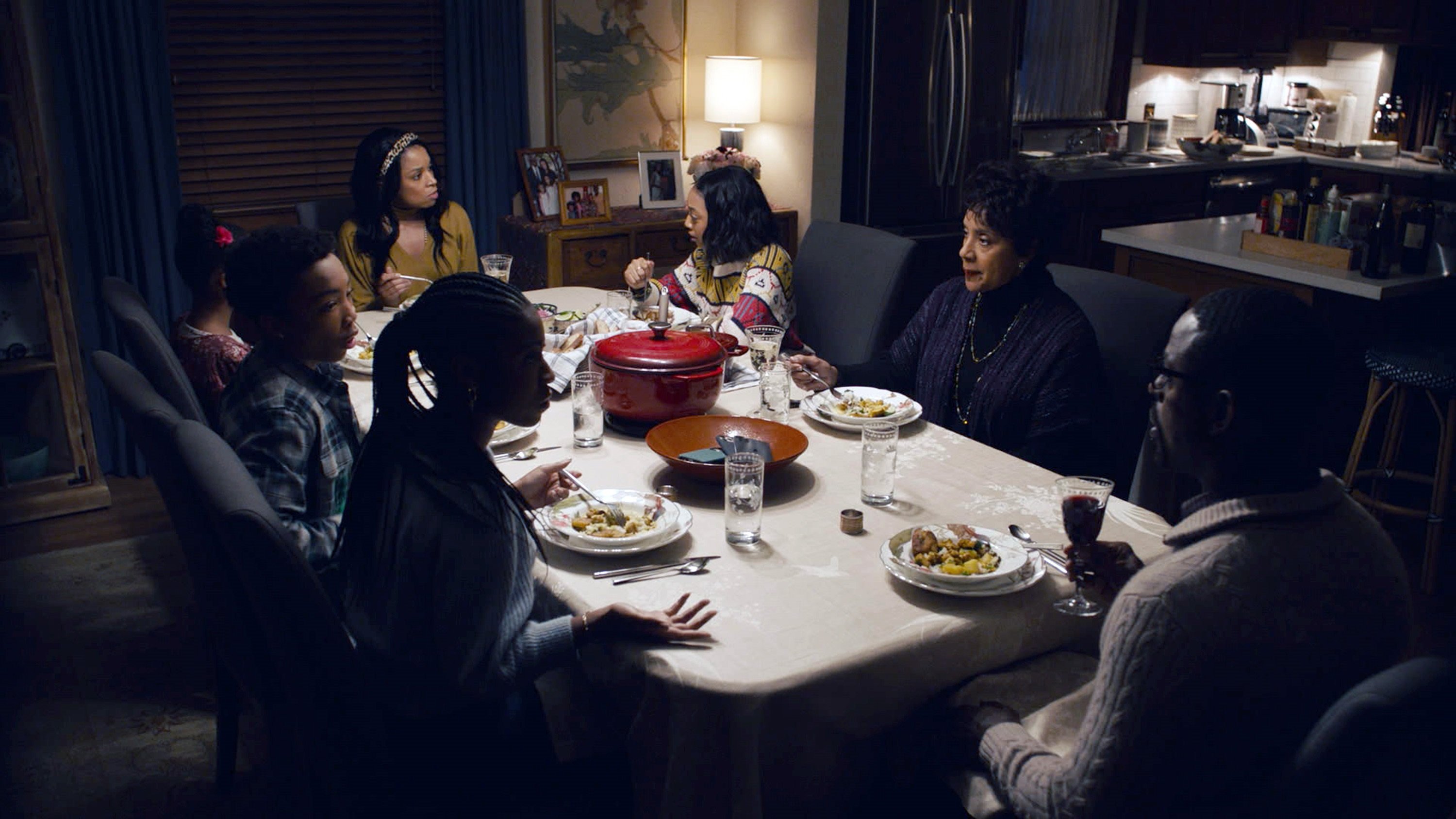 Cast of This Is Us Lyric Ross as Deja, Asante Blackk as Malik, Faithe Herman as Annie, Susan Kelechi Watson as Beth, Eris Baker as Tess, Phylicia Rashad as Carol, Sterling K. Brown as Randall