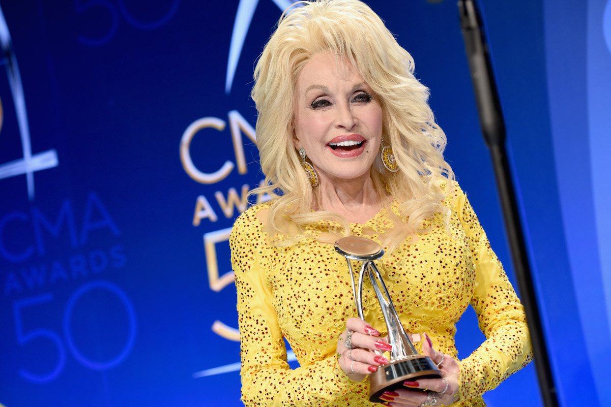 Dolly Parton at the CMA Awards in 2016