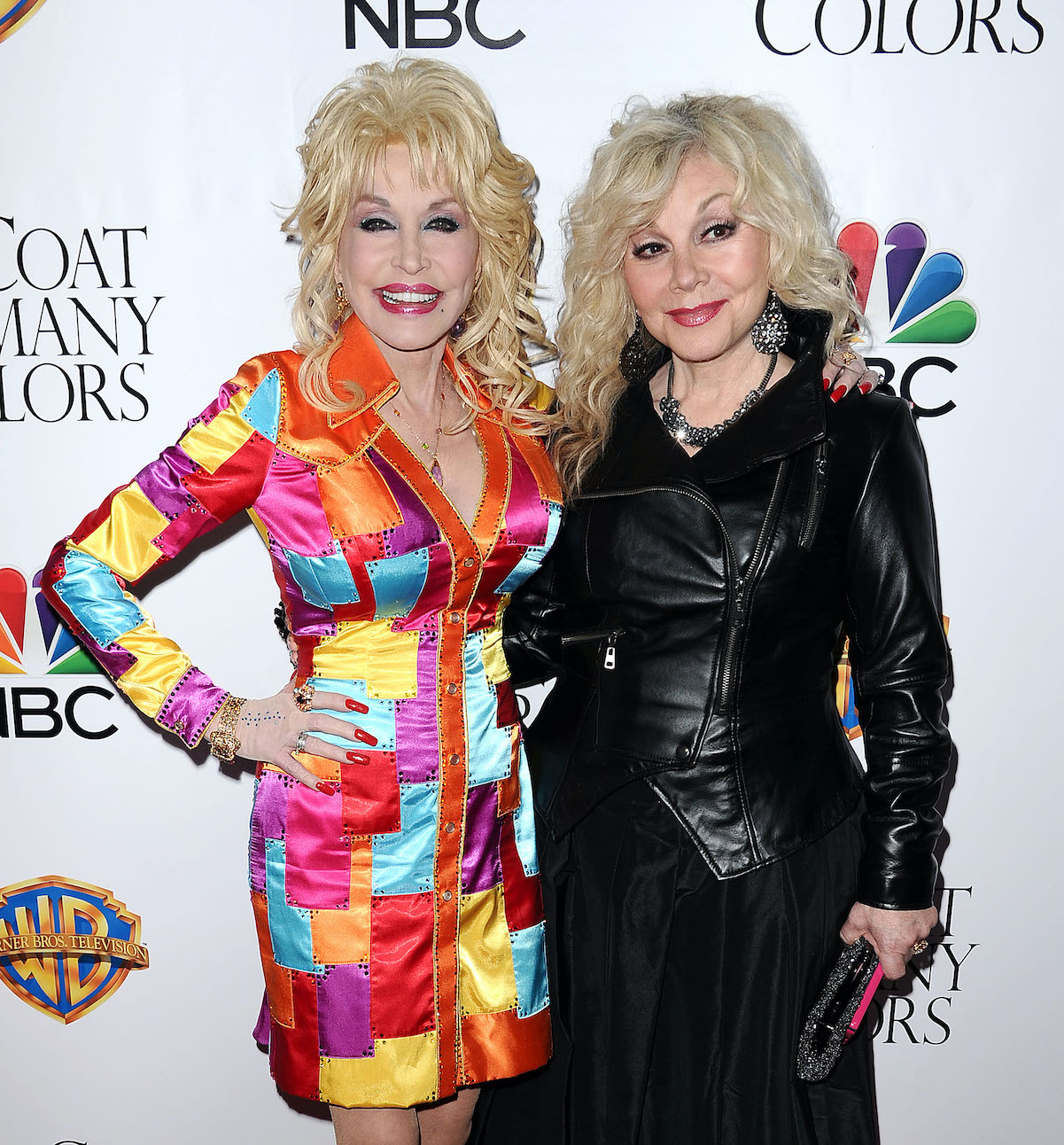 Dolly Parton and her sister, Stella Parton, in 2015