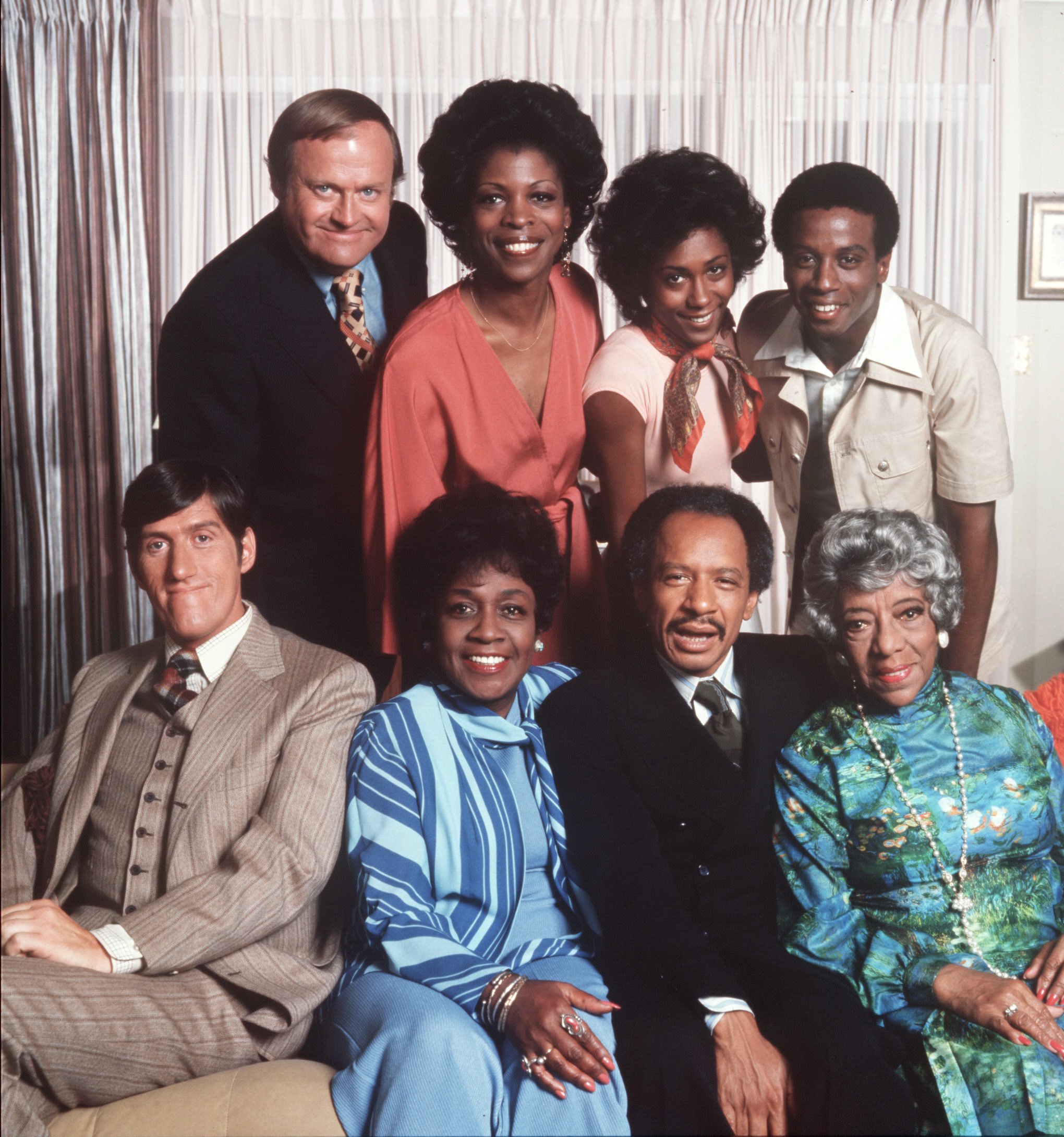 LOS ANGELES - APThe cast of 'The Jeffersons': (clockwise from upper right) Damon Evans as Lionel Jefferson, Zara Cully as Mother Olivia Jefferson, Sherman Hemsley and Isabel Sanford as George and Louise Jefferson, Paul Benedict as Harry Bentley, Franklin Cover and Roxie Roker as Tom and Helen Willis, and, Berlinda Tolbert as Jenny Willis Jefferson, 1975