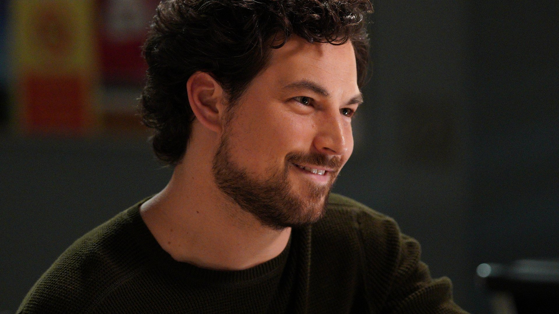 Giacomo Gianniotti as Andrew DeLuca smiling in 'Grey's Anatomy' Season 16