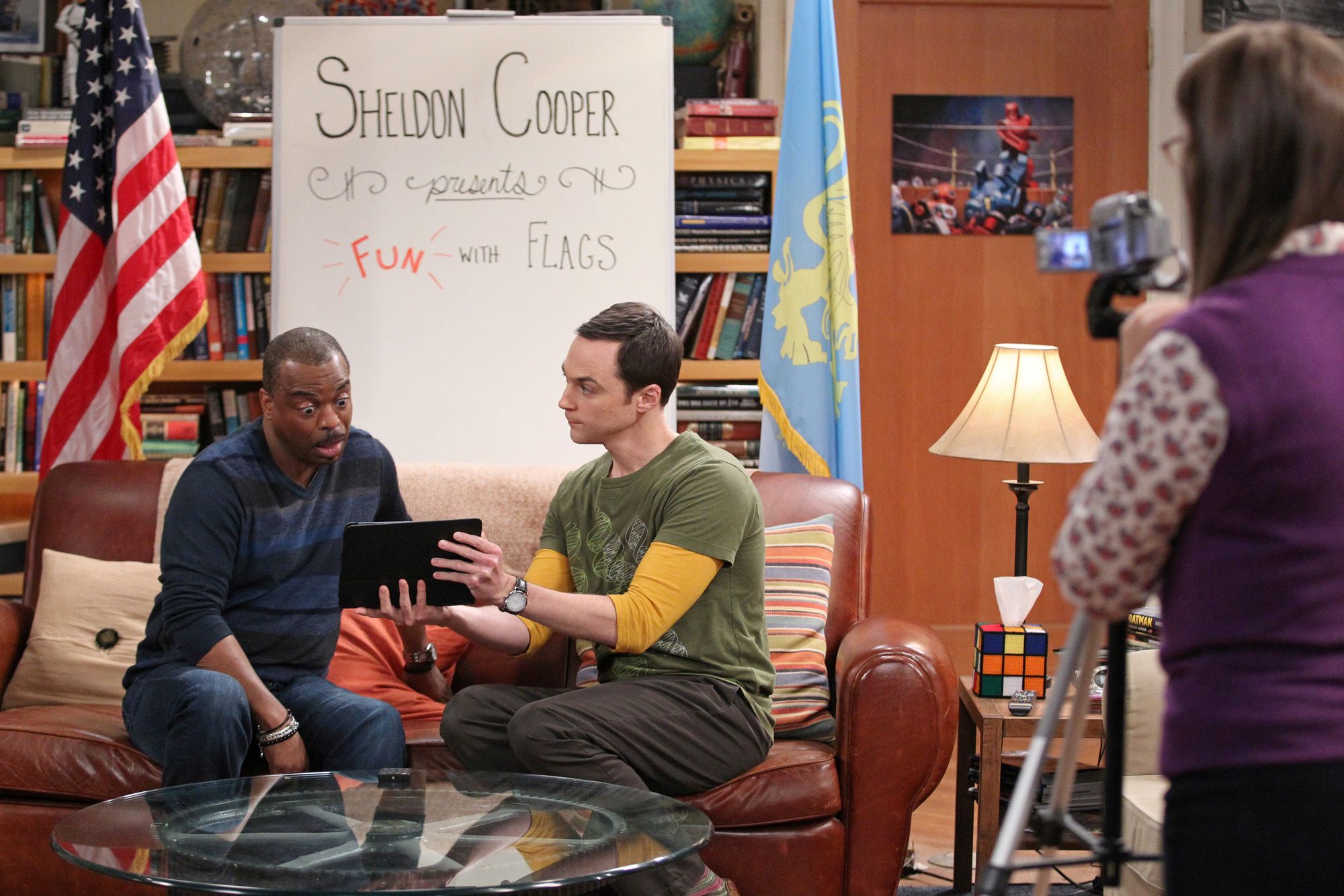 LeVar Burton, Jim Parsons, and Mayim Bialik in 'The big Bang Theory'