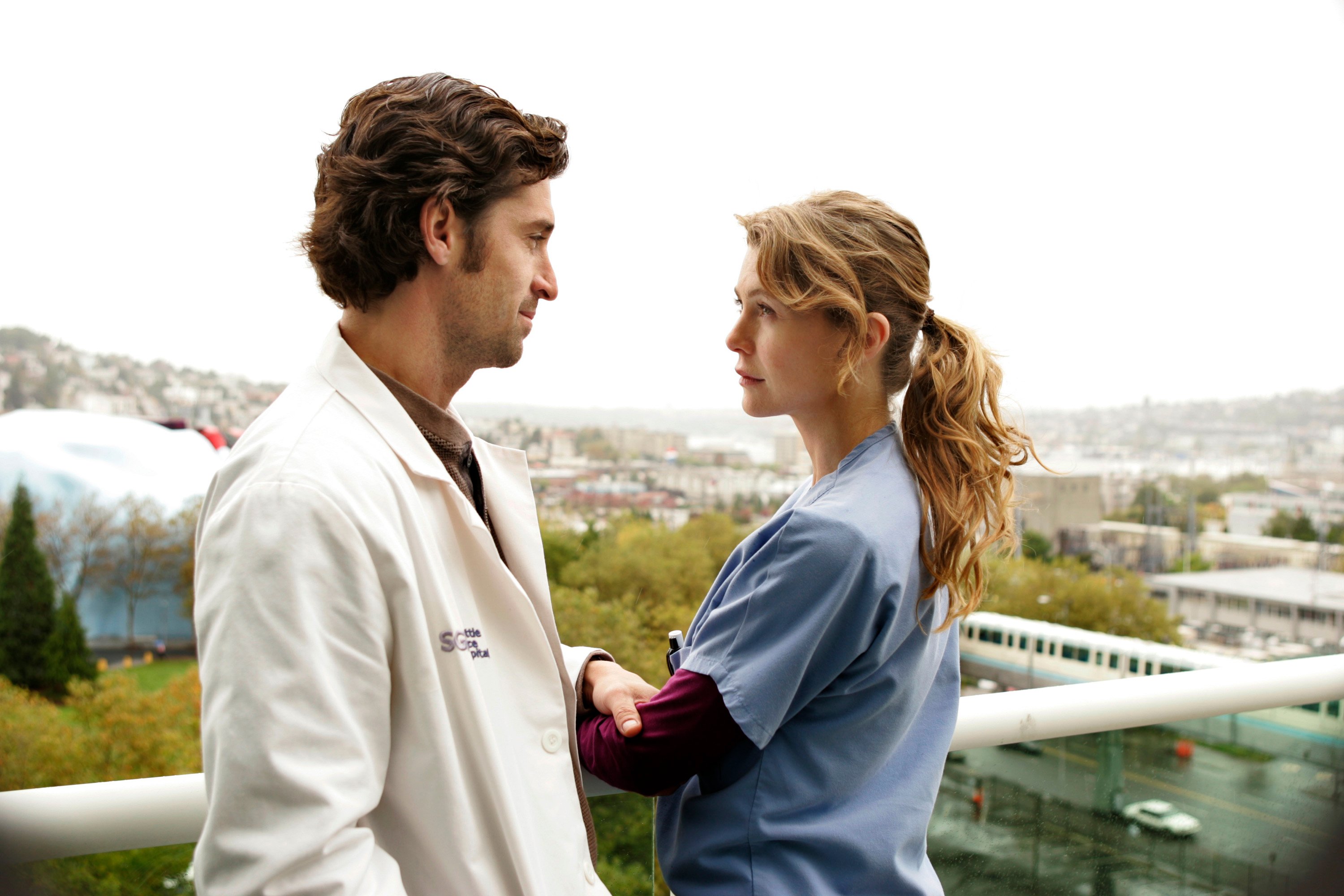 Meredith and Derek actors Ellen Pompeo and Patrick Dempsey during an episode of 'Grey's Anatomy'
