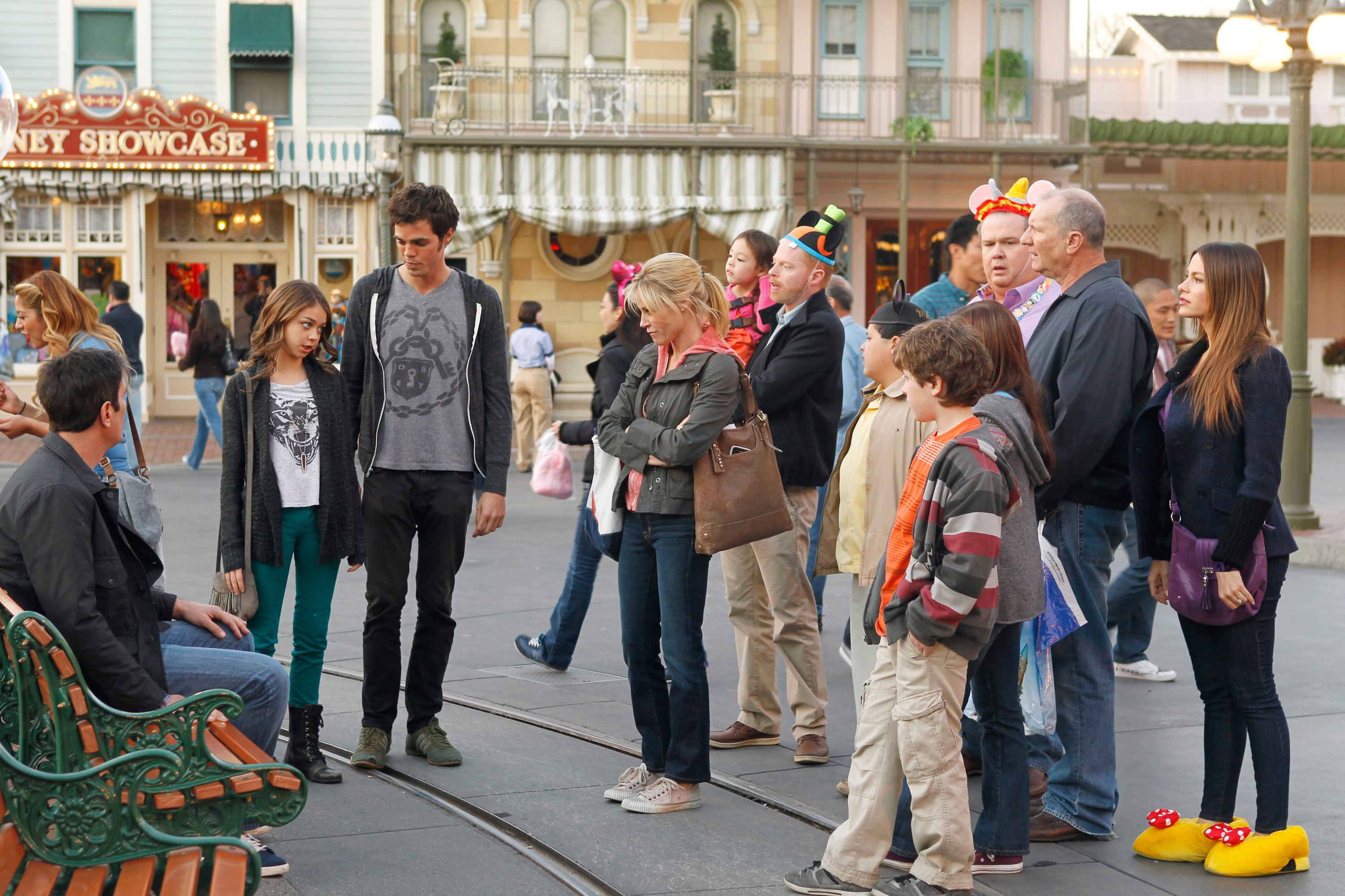 'Modern Family' cast in the episode titled 'Disneyland'