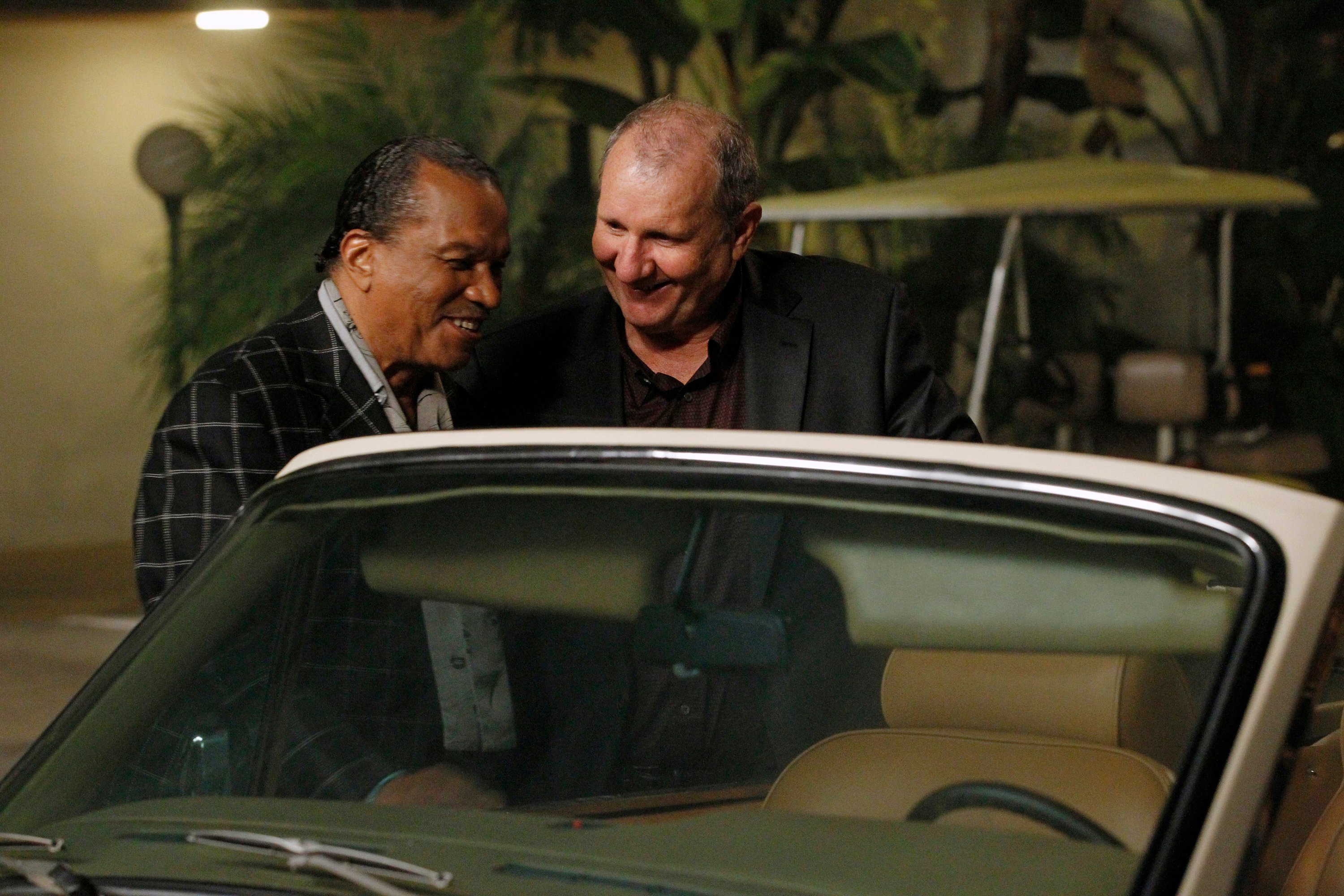 'Modern Family' episode titled 'New Year's Eve,' featuring Billy Dee Williams