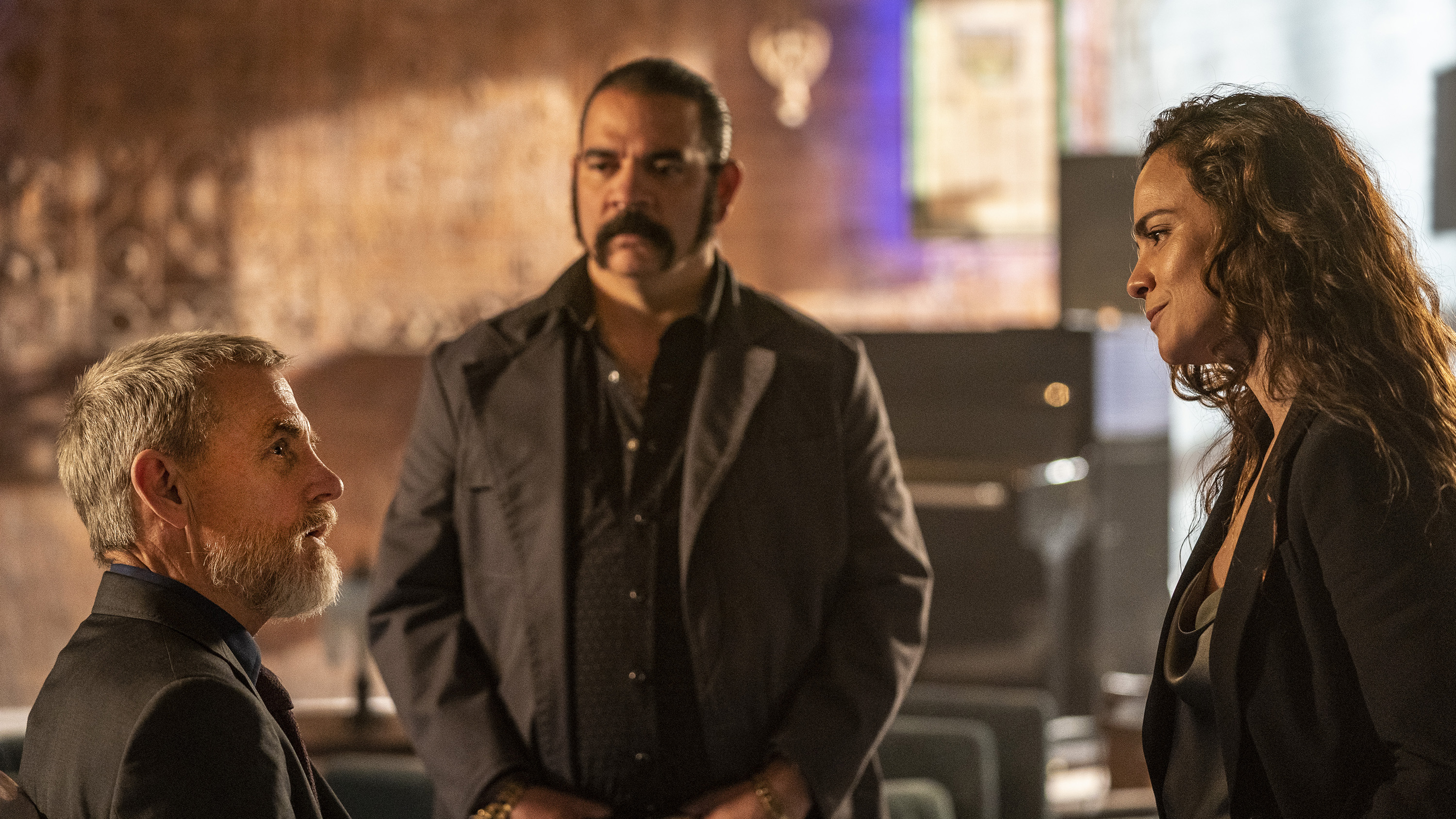 Queen of the South: Teresa and Pote meet Judge Lafayette