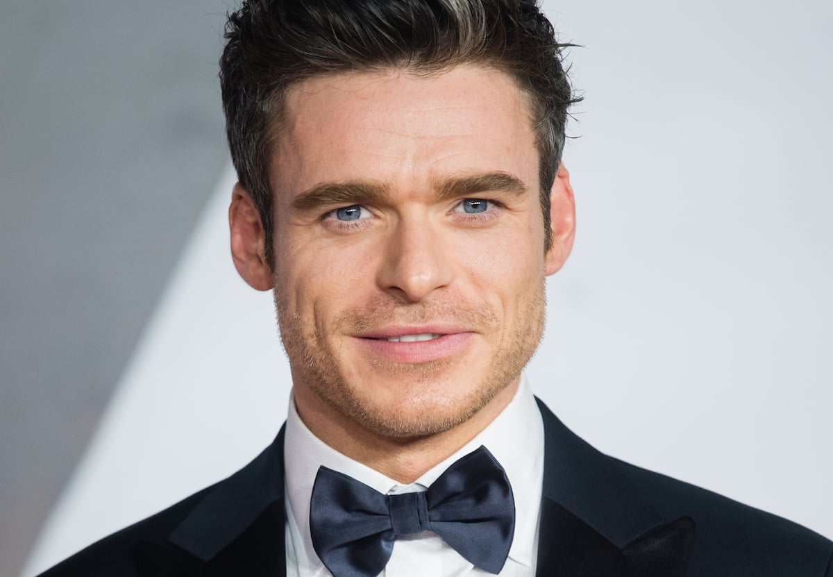 Richard Madden attends the "1917" World Premiere and Royal Performance at Odeon Luxe Leicester Square on December 04, 2019 in London, England.