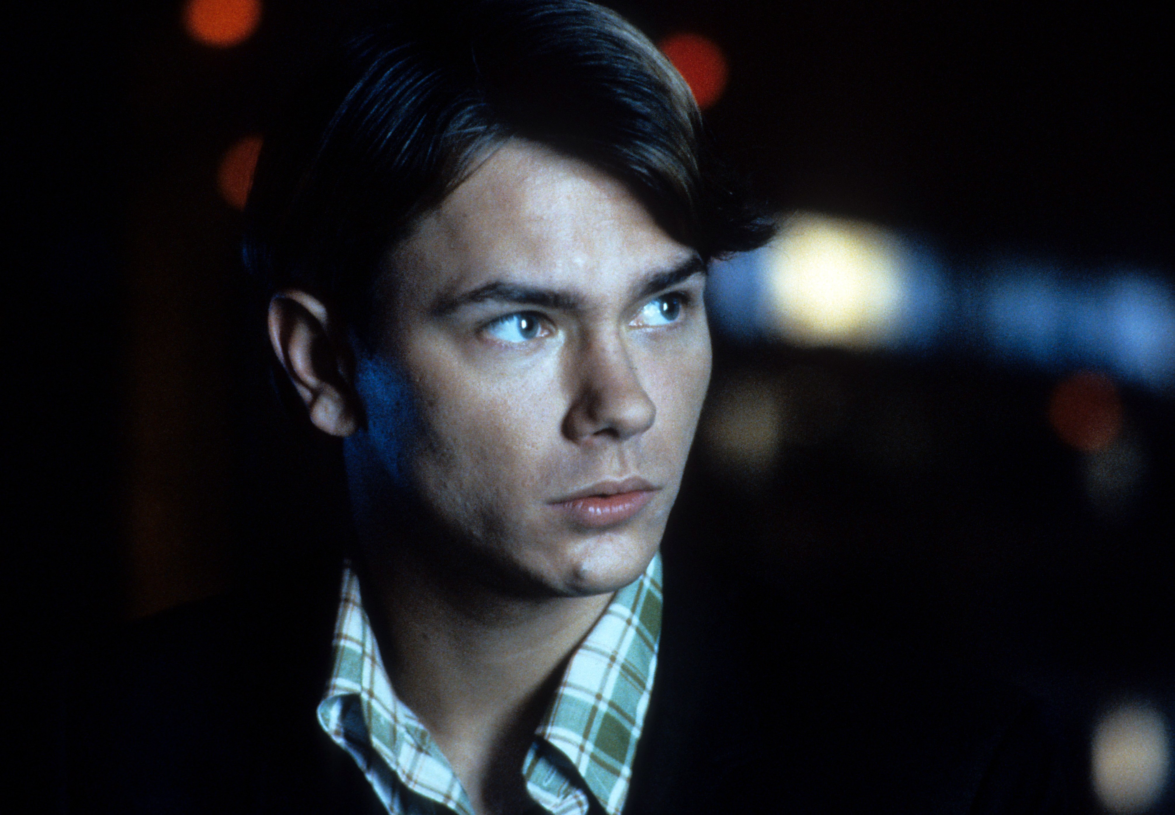 Close up of River Phoenix in the 1992 movie Sneakers 