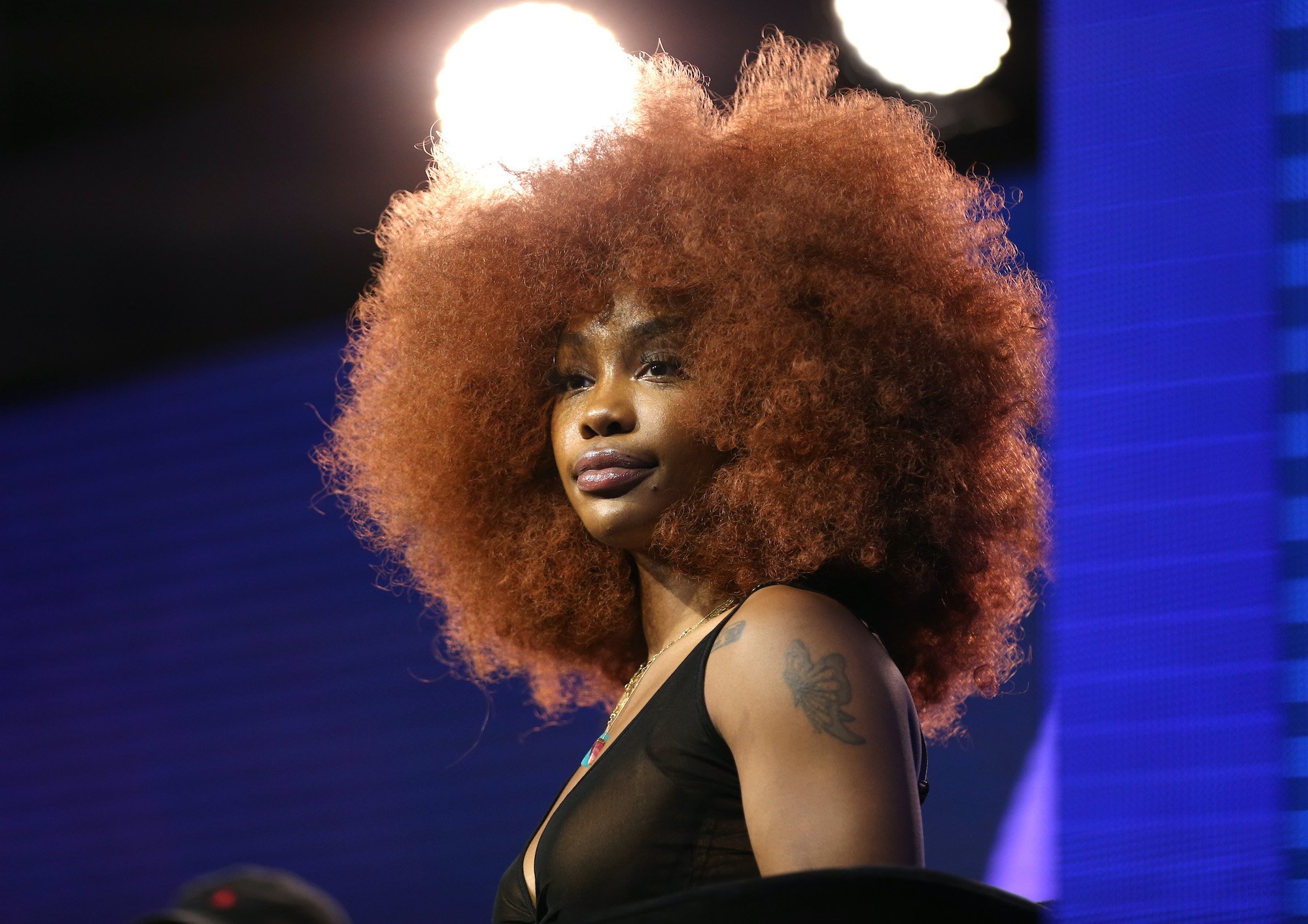 SZA onstage