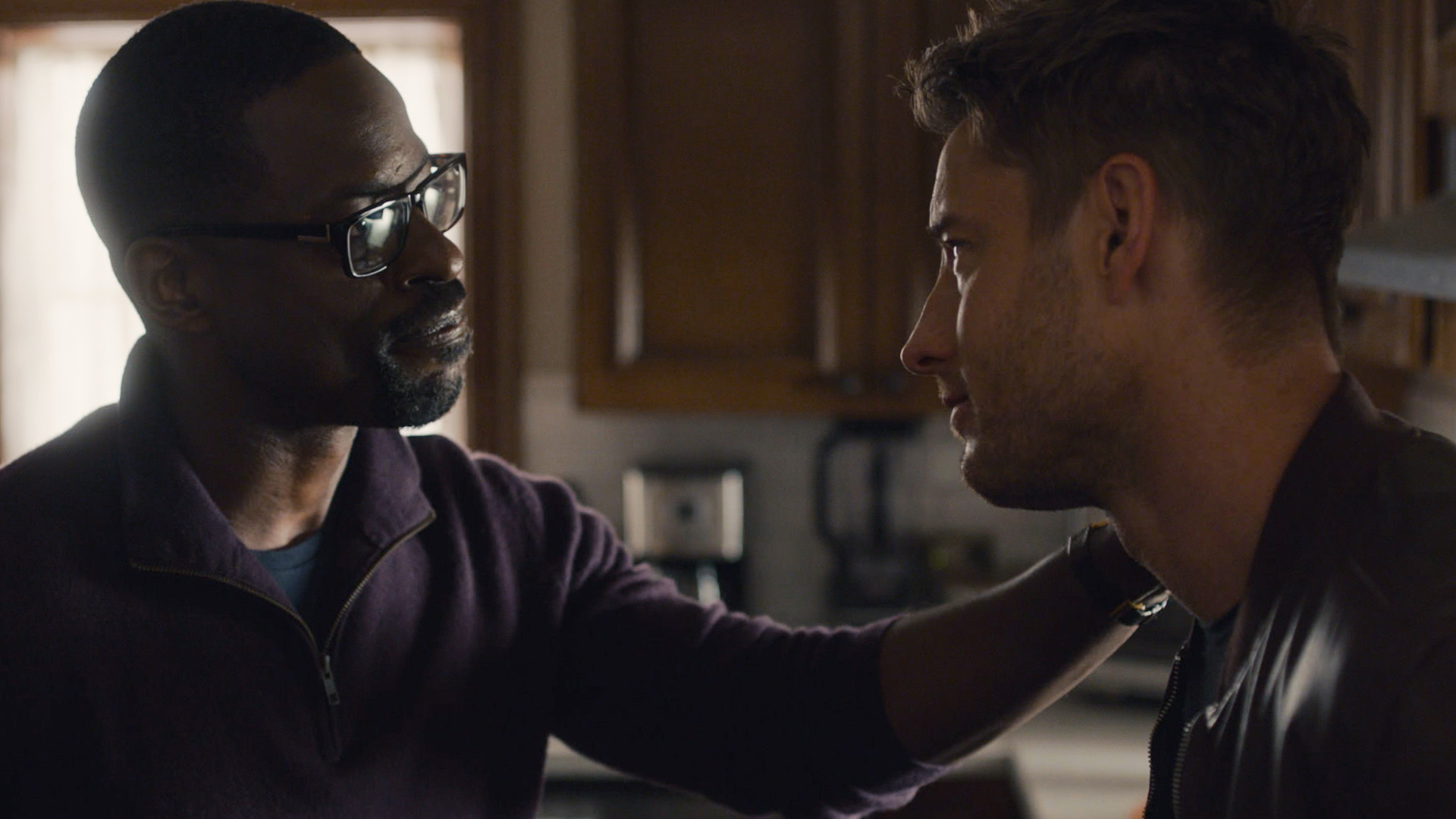 Sterling K. Brown as Randall Pearson puts arm around Justin Hartley as Kevin Pearson in ‘This Is Us’ Season 5 Episode 13, ‘Brotherly Love.’
