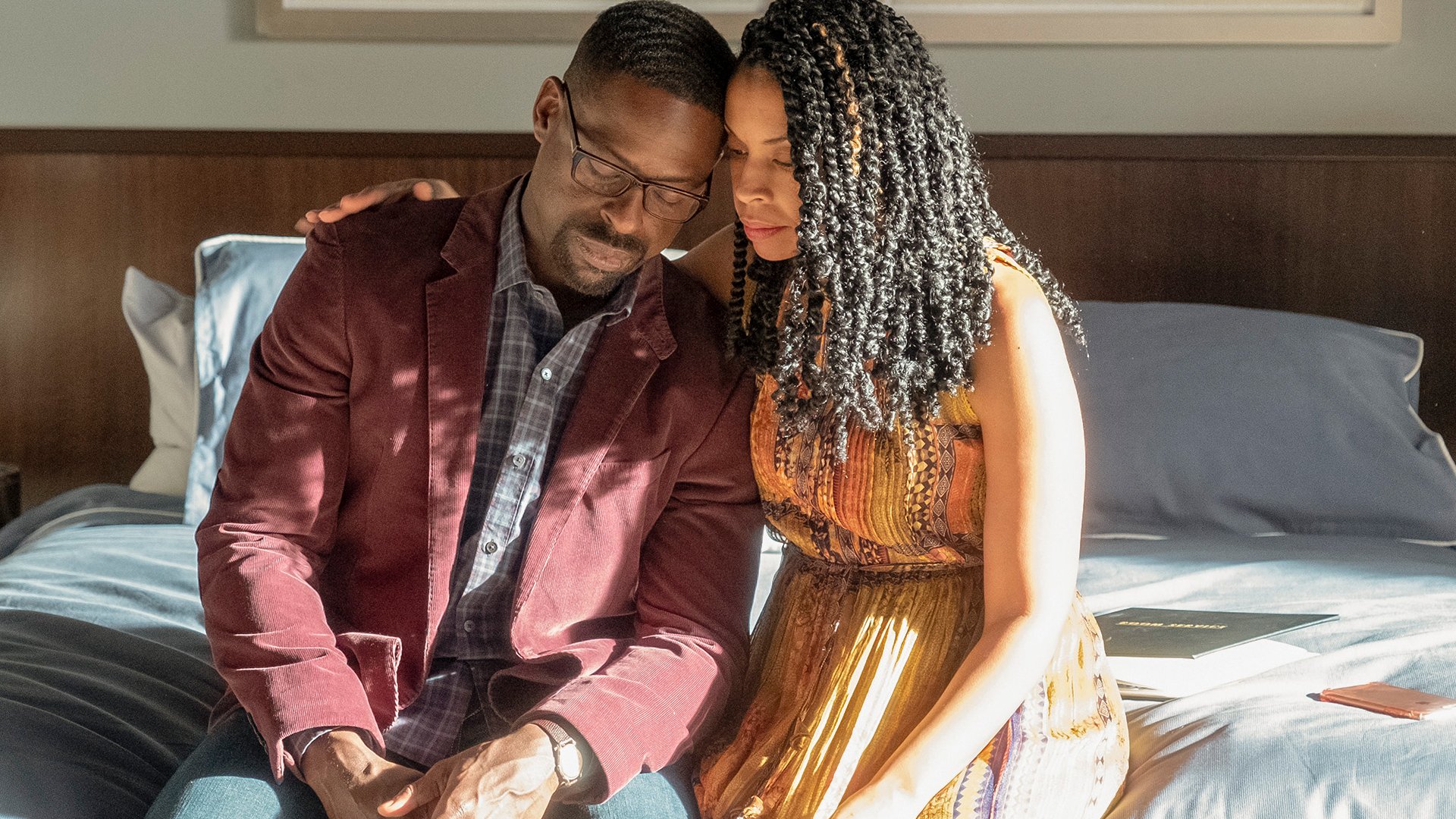 Sterling K. Brown as Randall, Susan Kelechi Watson as Beth holding each other in 'This Is Us' Season 4 Episode 18