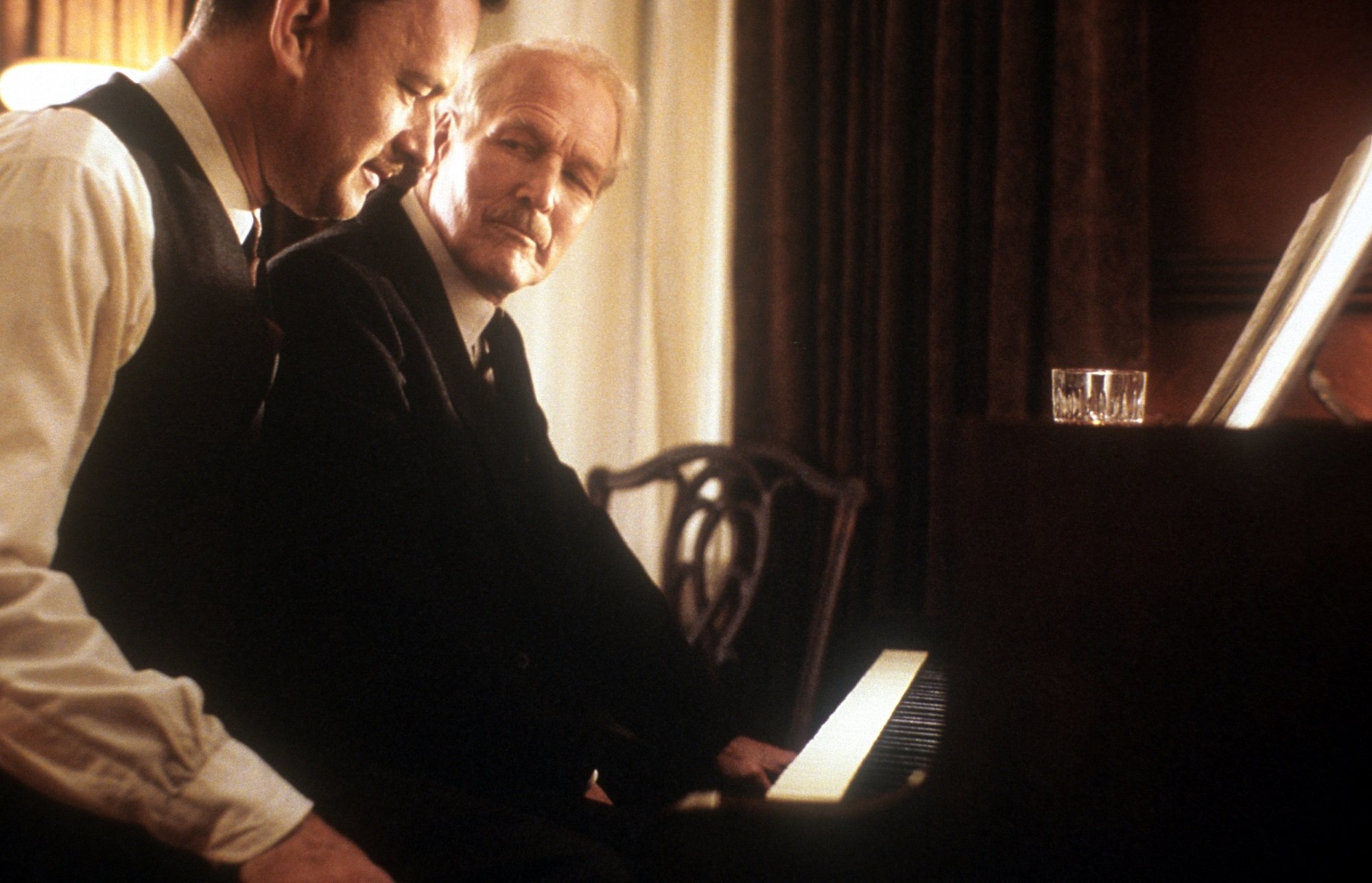 Tom Hanks and Paul Newman play the piano